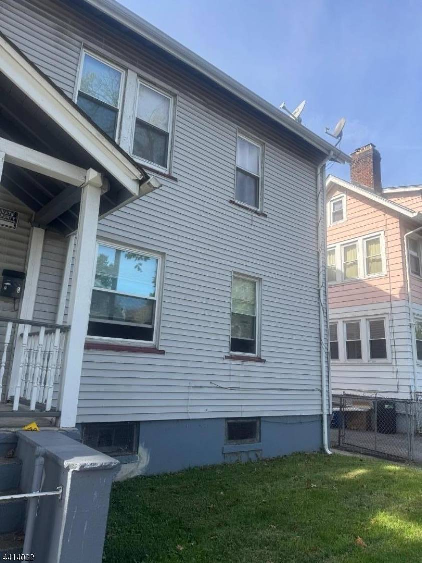 East Orange City, NJ 07018,273 S Clinton St #1