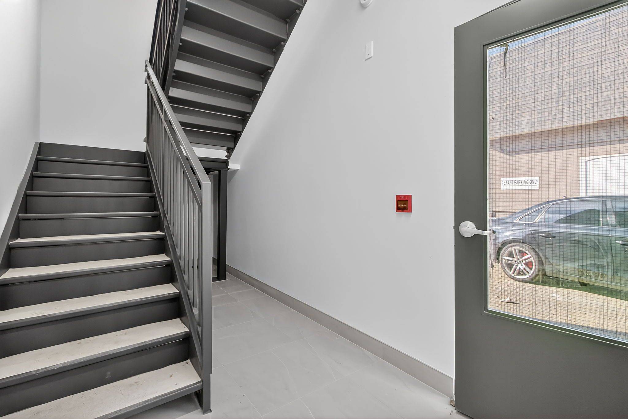 Chatham-kent, ON N8A 2X9,206 Wellington ST #Unit # 7