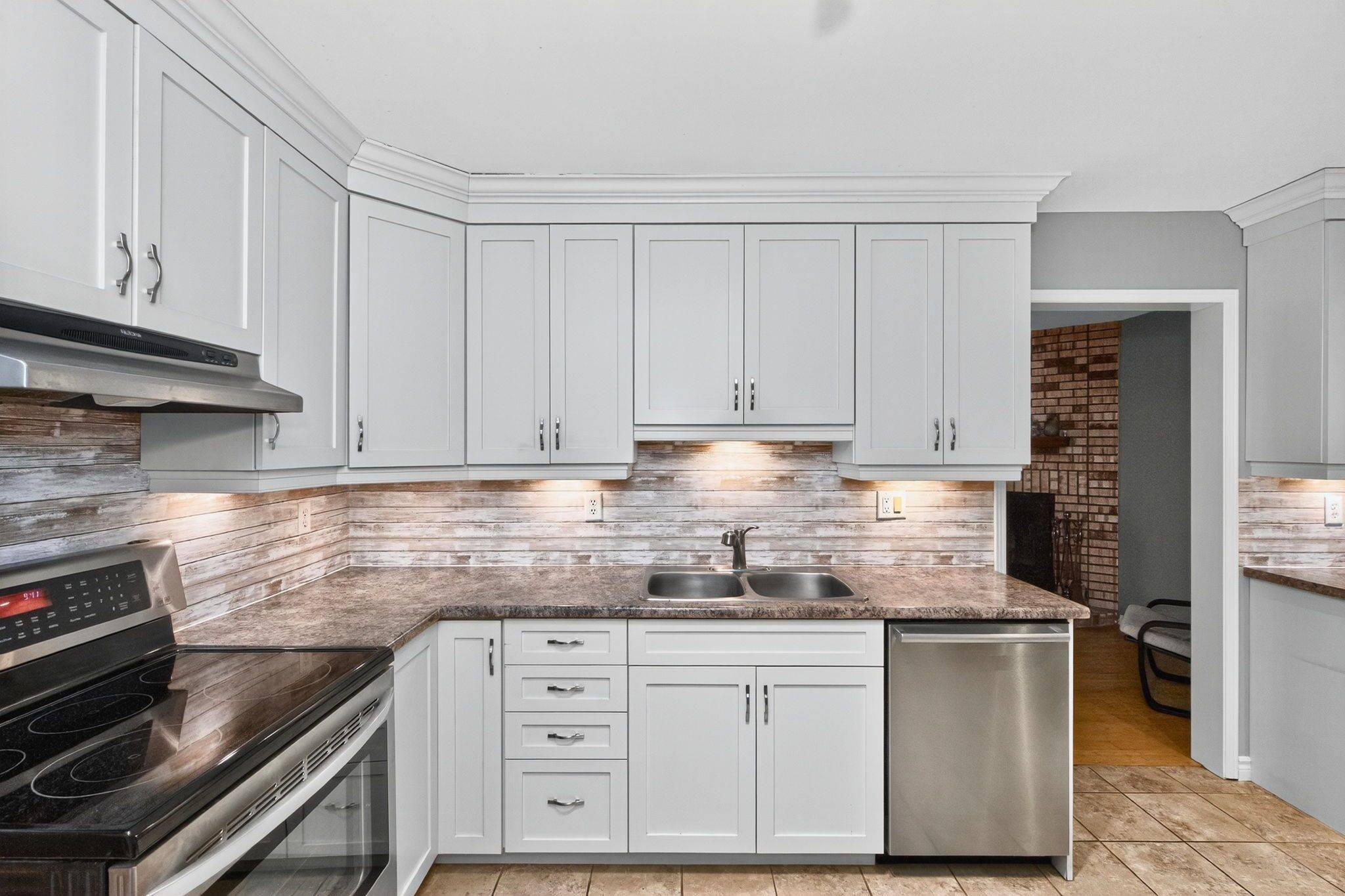 Barrie, ON L4M 6E2,22 Cartwright DR