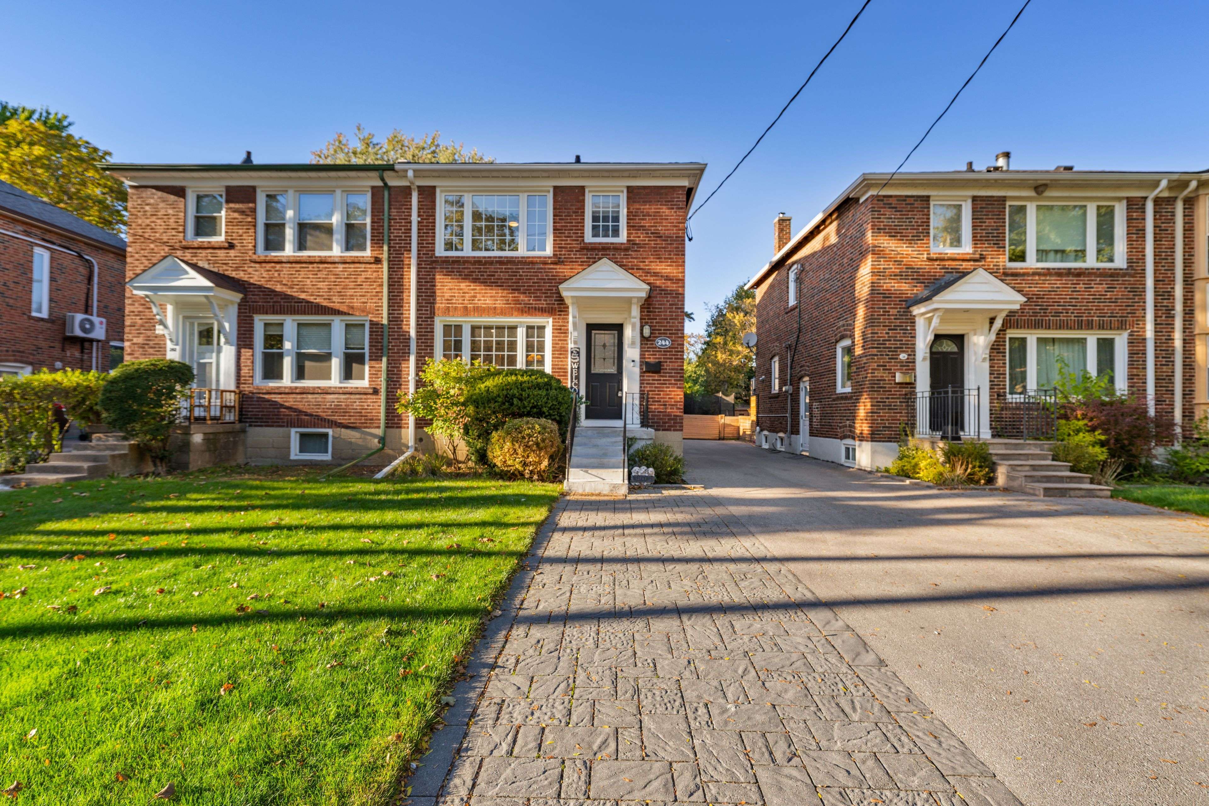 Toronto C11, ON M4G 2N2,244 Donlea DR