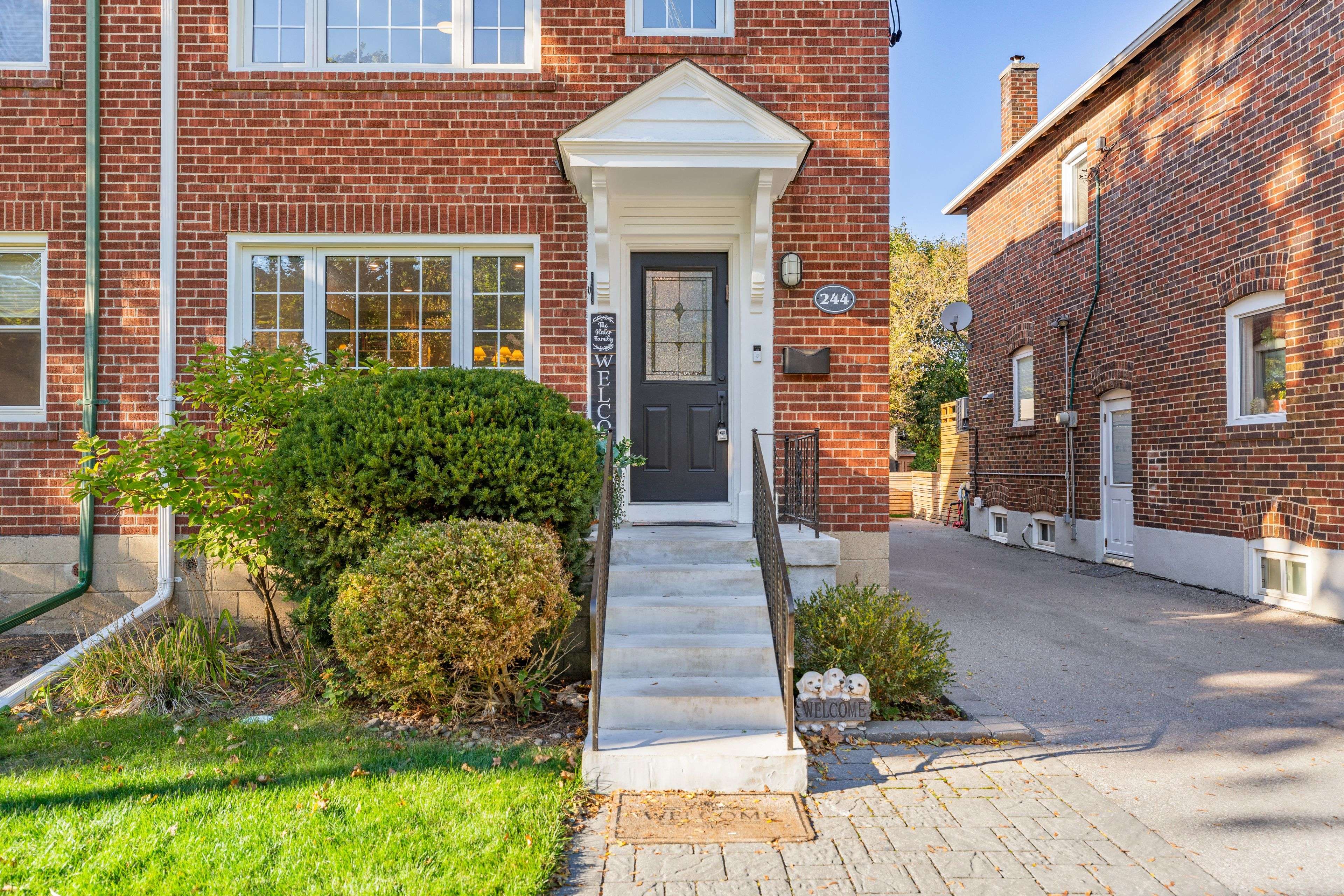 Toronto C11, ON M4G 2N2,244 Donlea DR