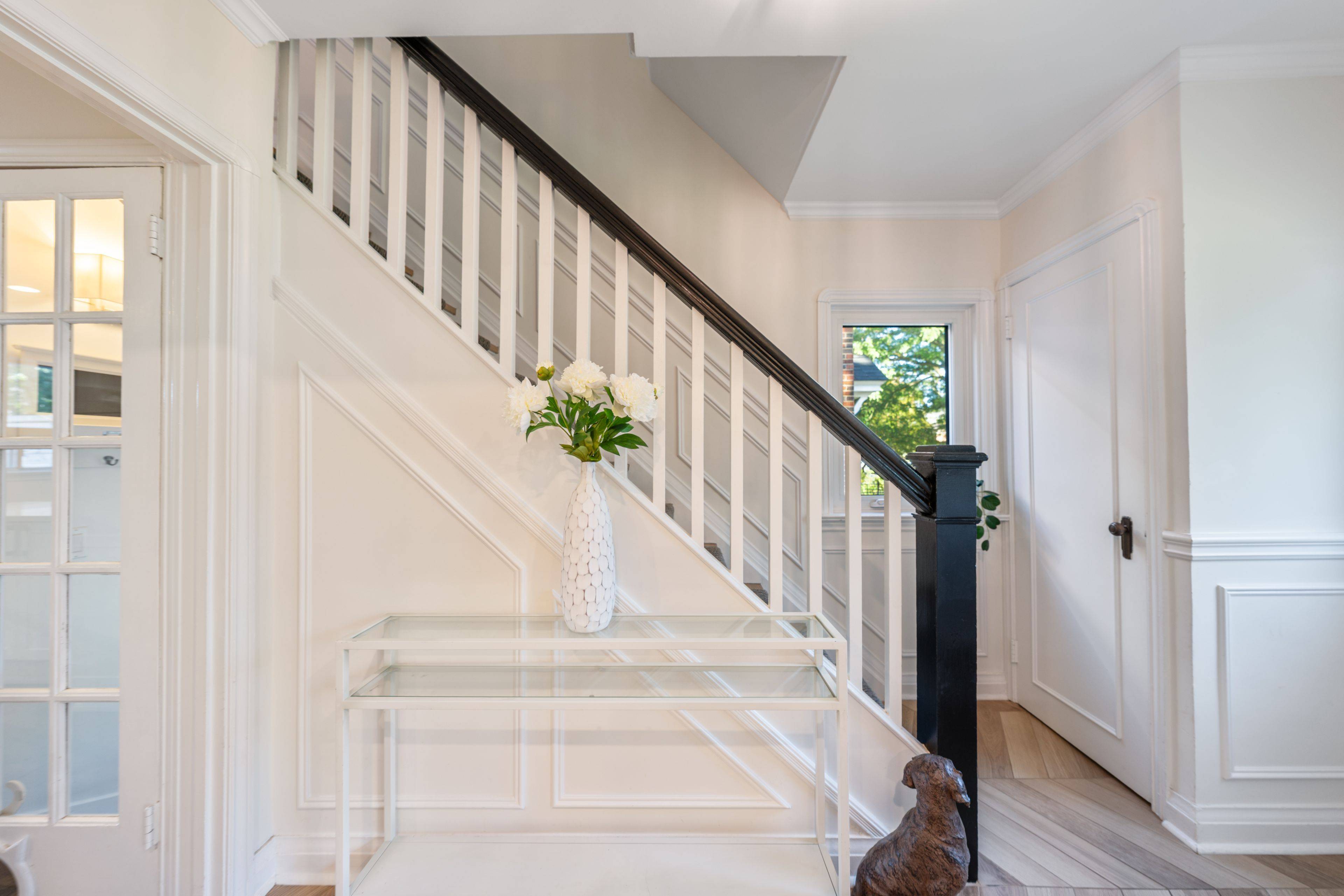 Toronto C11, ON M4G 2N2,244 Donlea DR