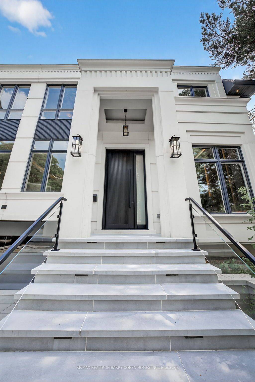 Toronto C12, ON M2P 1W1,35 Foursome CRES