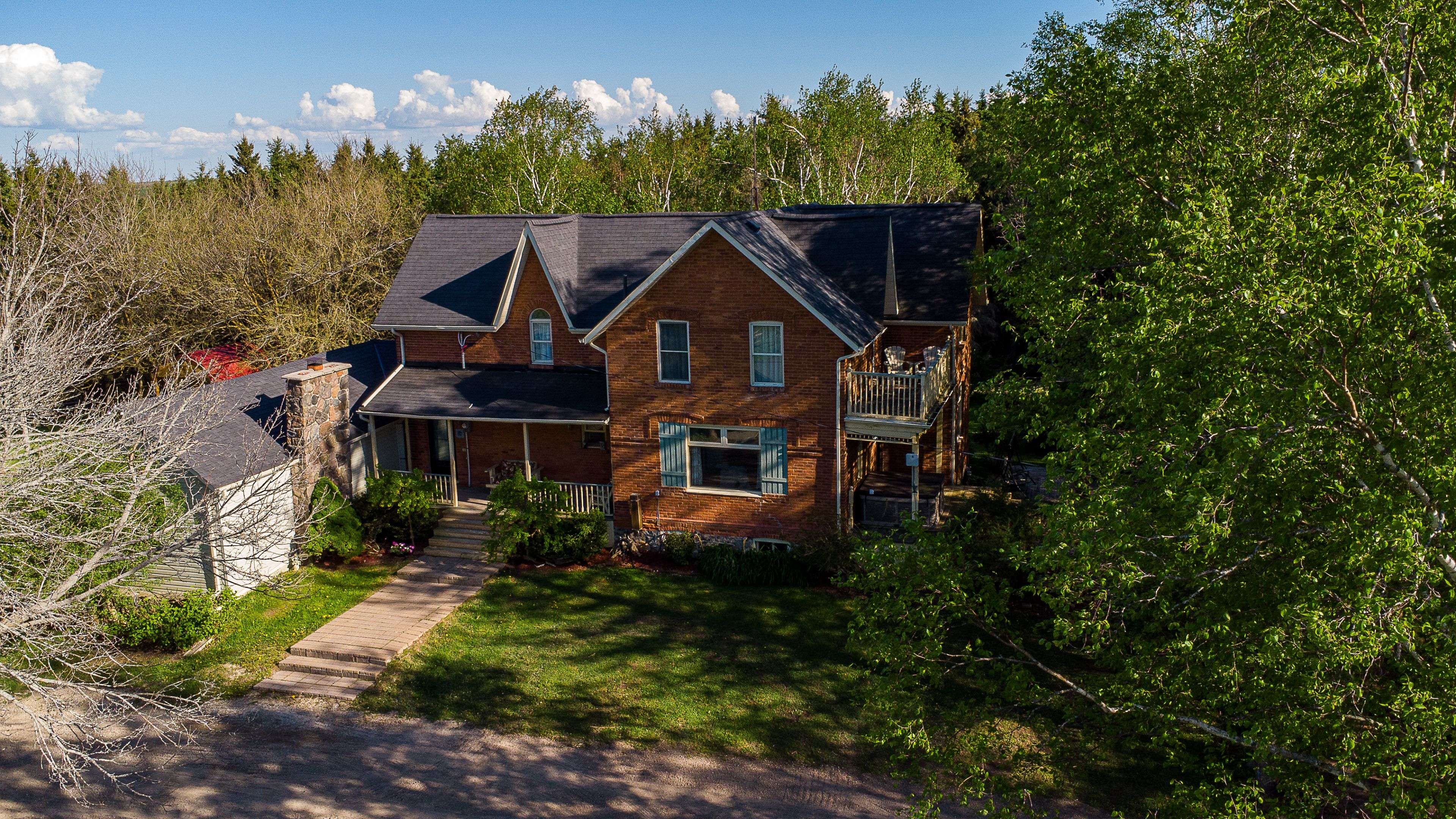 Clearview, ON L0M 1S0,2553 County 42 RD