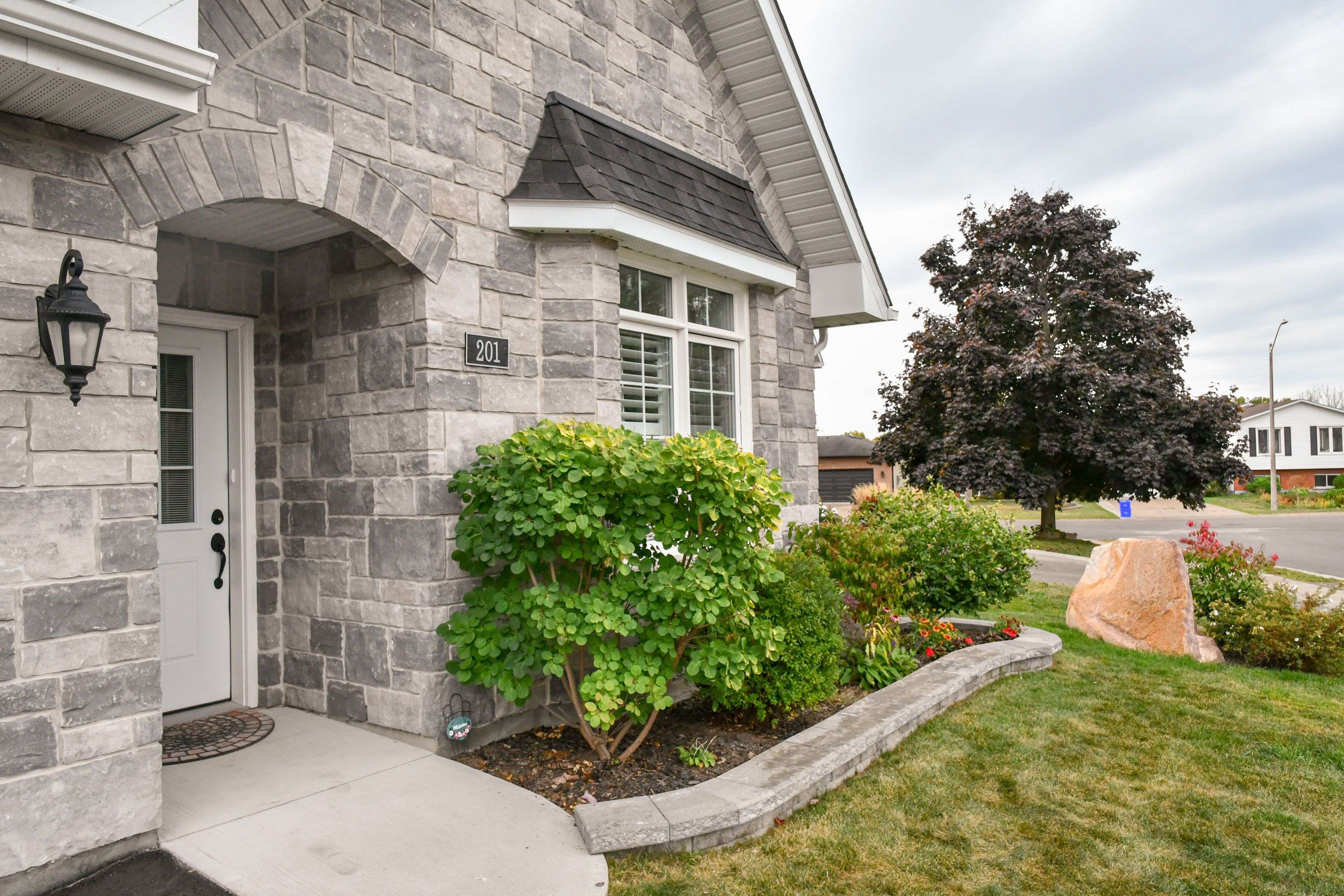 Gananoque, ON K7G 3C3,201 Wilmer AVE