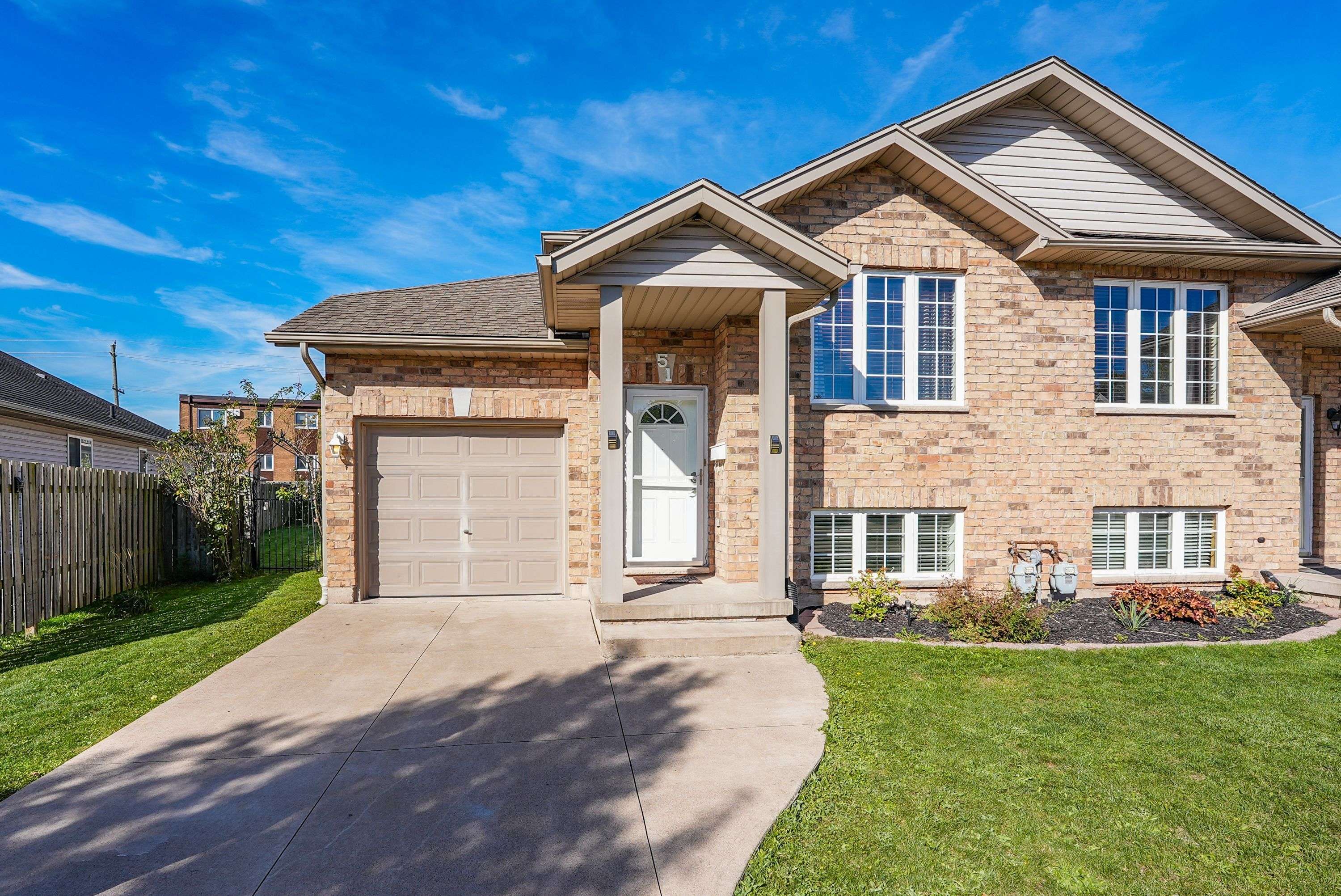 Welland, ON L3B 6H7,51 Nathalie CT