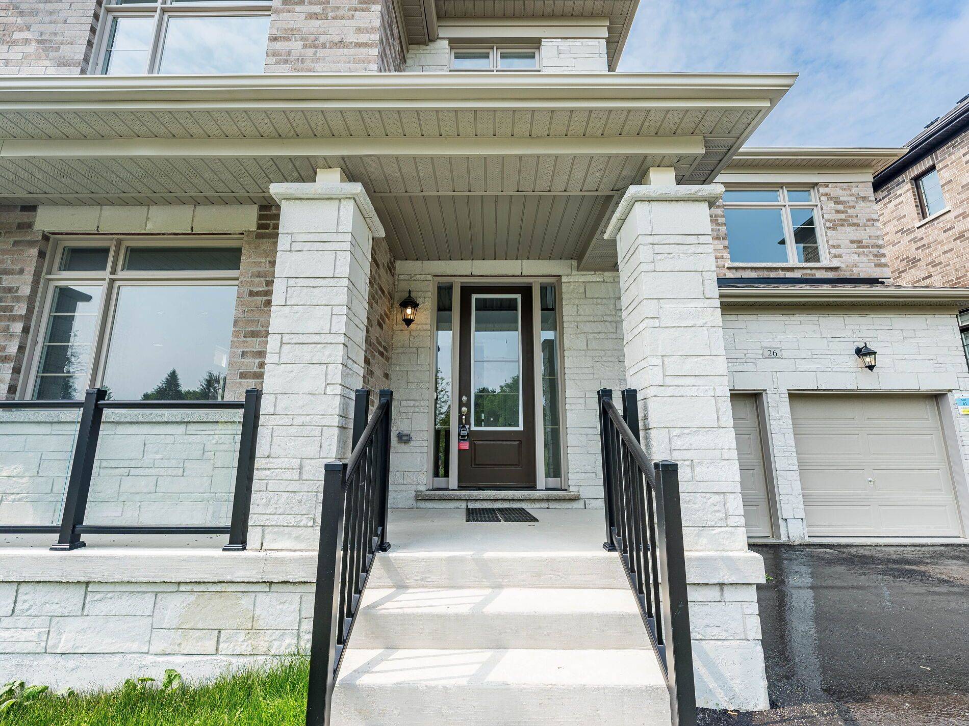 Bradford West Gwillimbury, ON L0G 1B0,26 Hearn ST