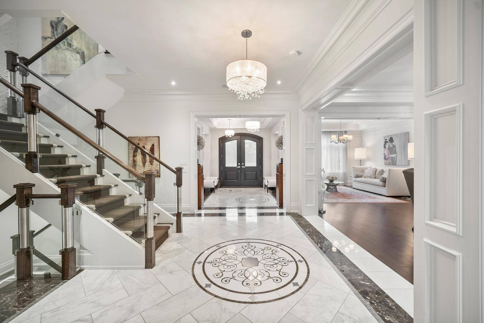 Vaughan, ON L4J 1J4,8 Thornhill AVE