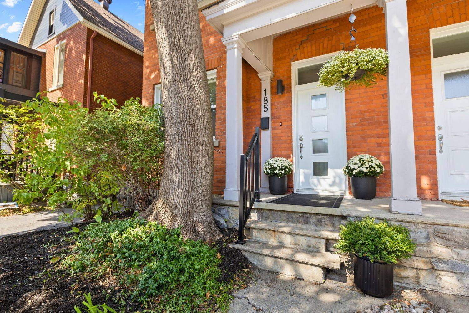 Glebe - Ottawa East And Area, ON K1S 1X1,185 Pretoria AVE