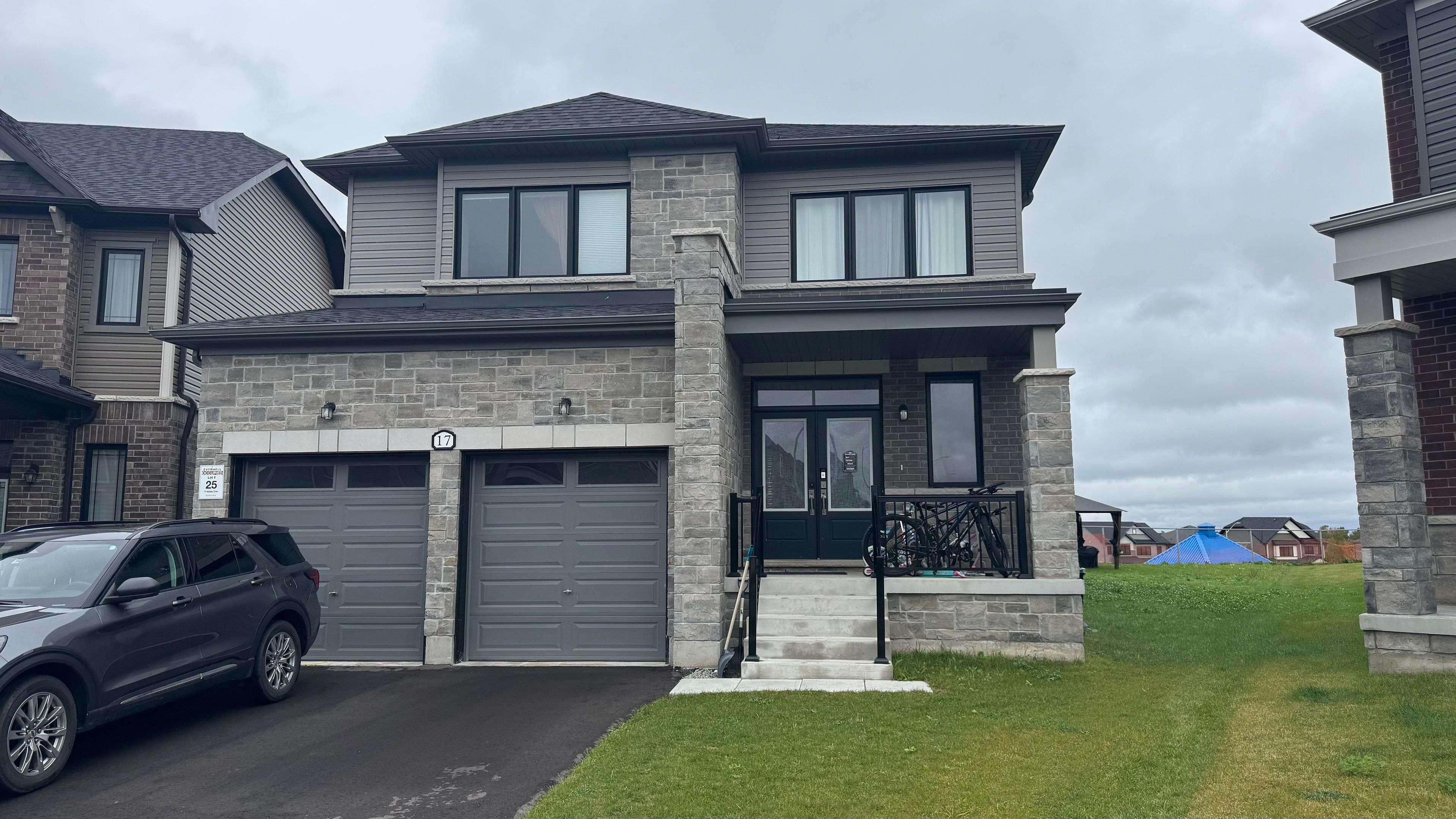 Barrie, ON L9J 0W9,17 Abbey CRES