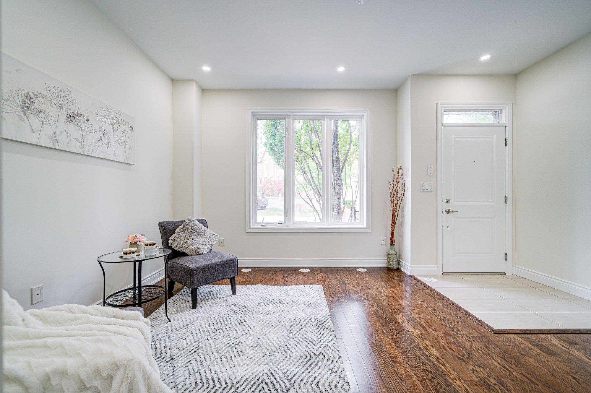 Markham, ON L3T 0B6,215 South park RD