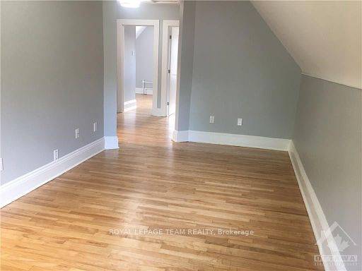 Ottawa Centre, ON K2P 1B1,51 Park AVE E #C