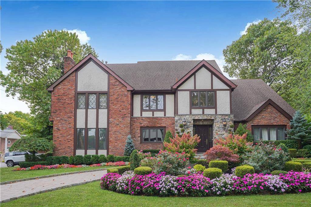 Staten  Island, NY 10301,42 Elmhurst AVE