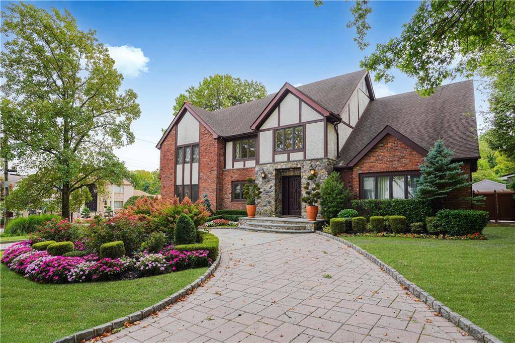 Staten  Island, NY 10301,42 Elmhurst AVE