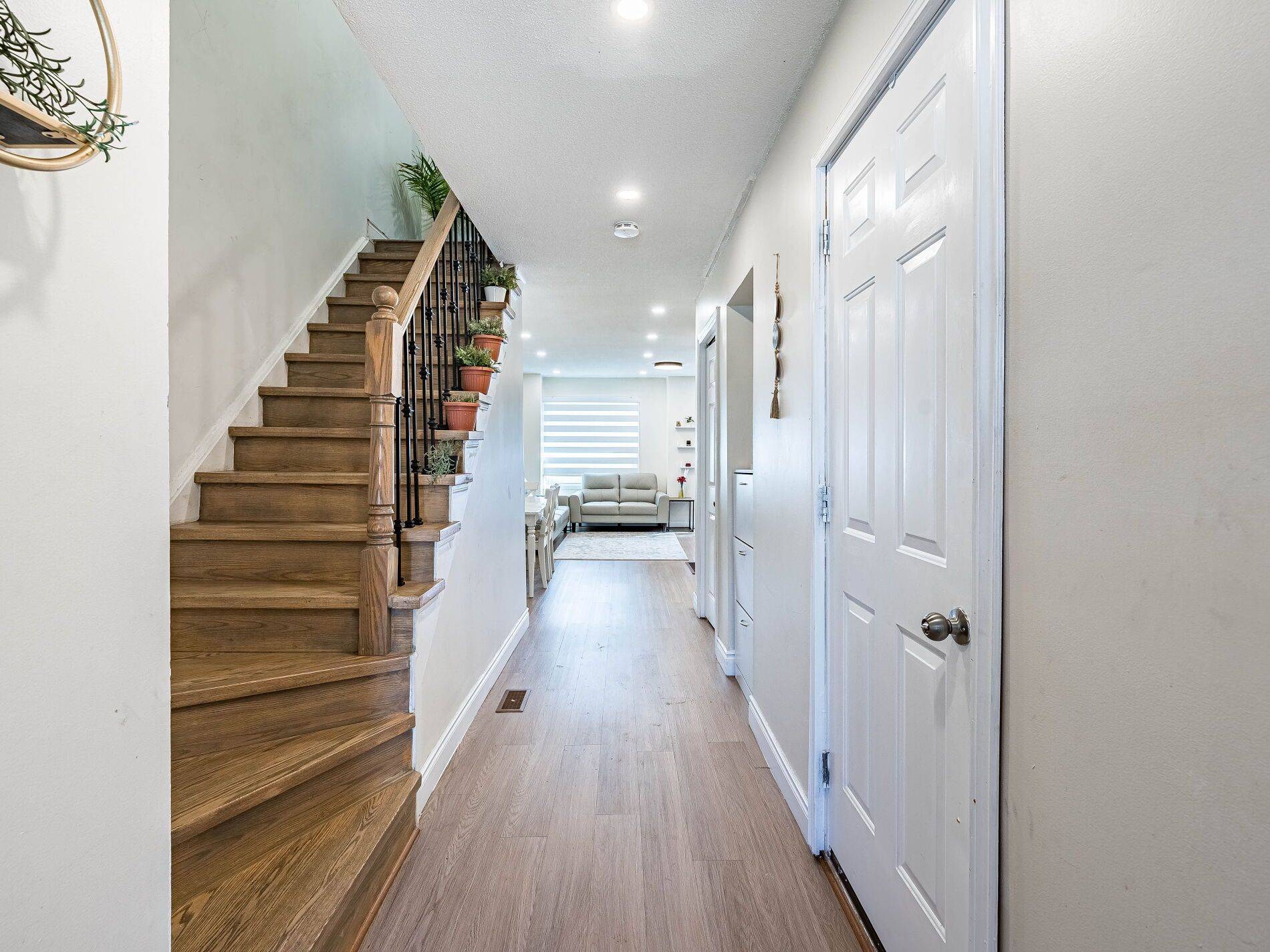 Pickering, ON L1V 3E3,1975 Rosefield RD #56