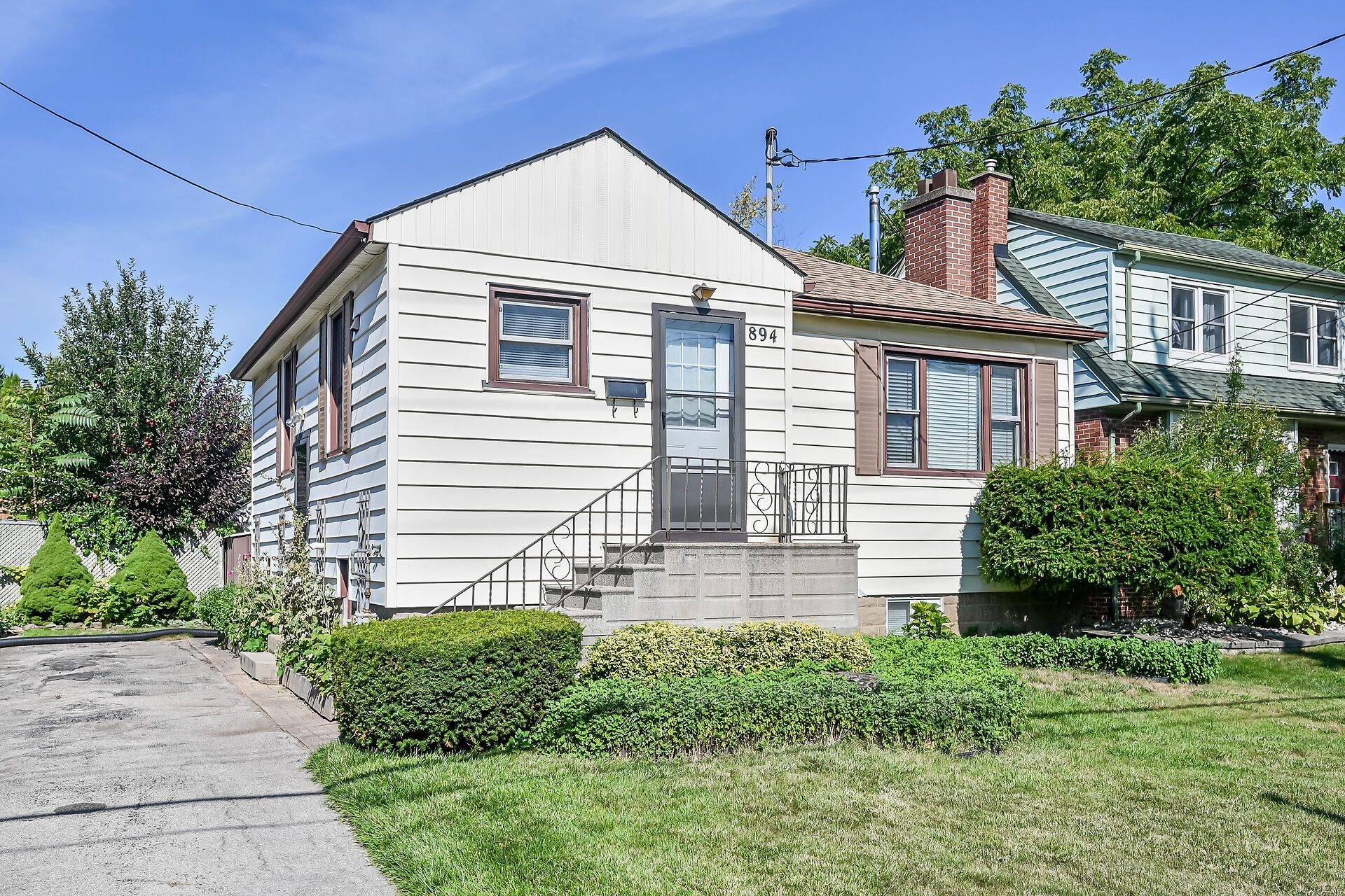 Hamilton, ON L9C 4K9,894 Garth ST