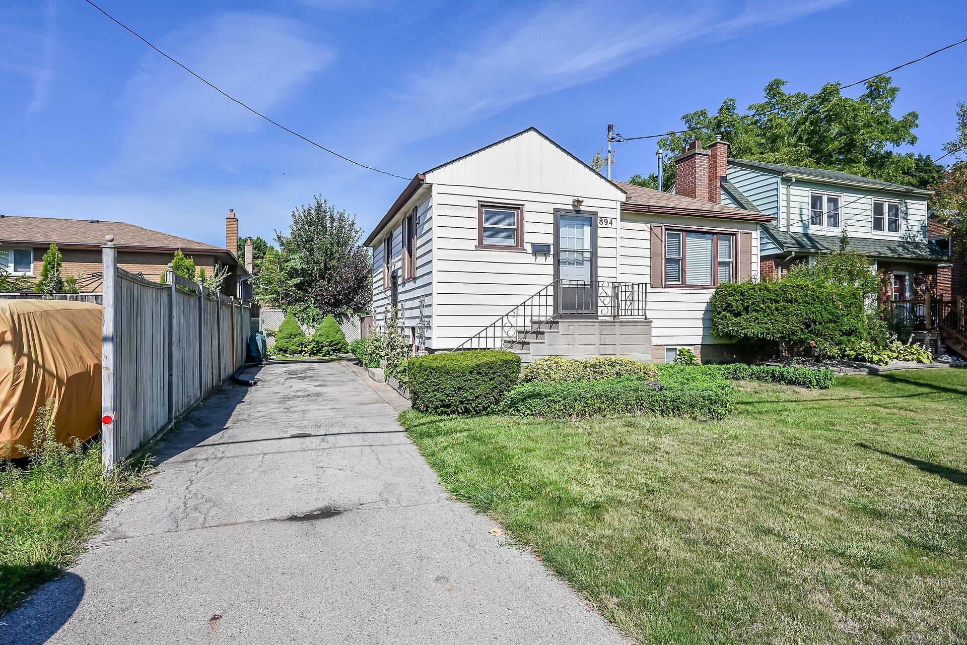 Hamilton, ON L9C 4K9,894 Garth ST