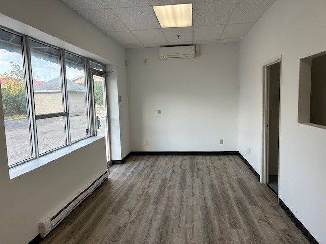 Aurora, ON L4G 1X6,21 Industry ST #6