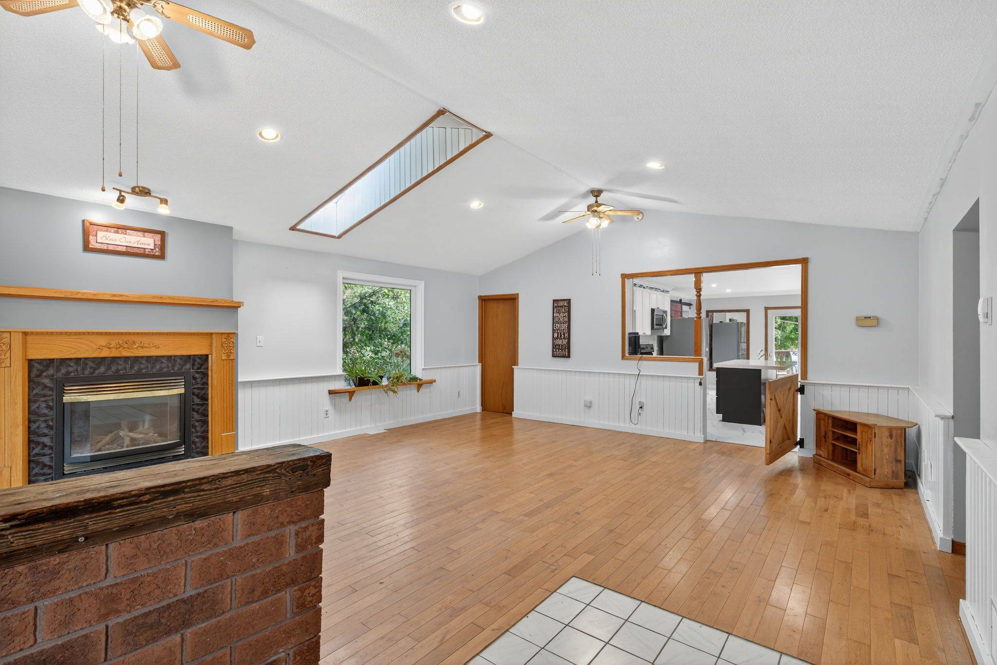 Barrie, ON L4N 8J5,281 Harvie RD