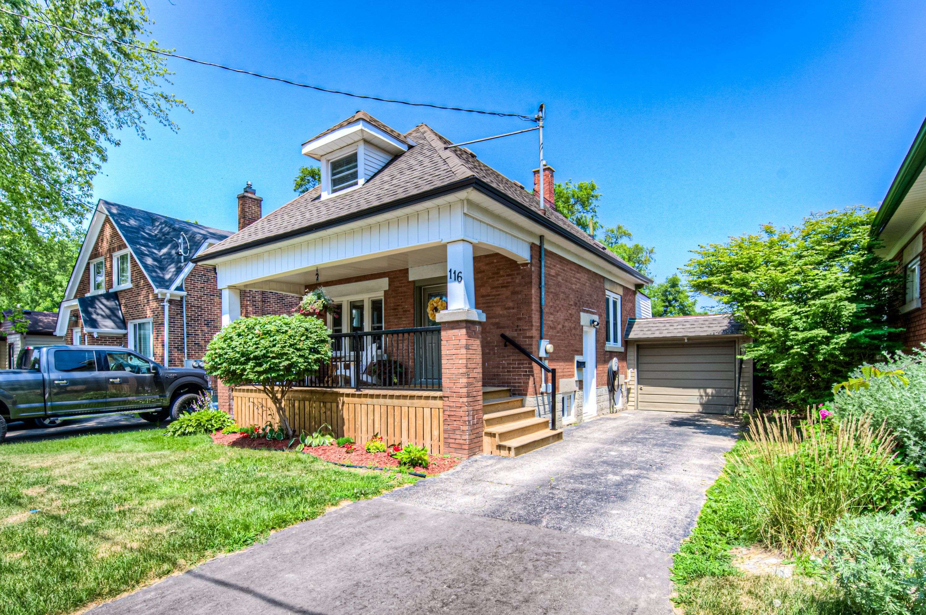 Waterloo, ON N2J 1X9,116 Waterloo ST