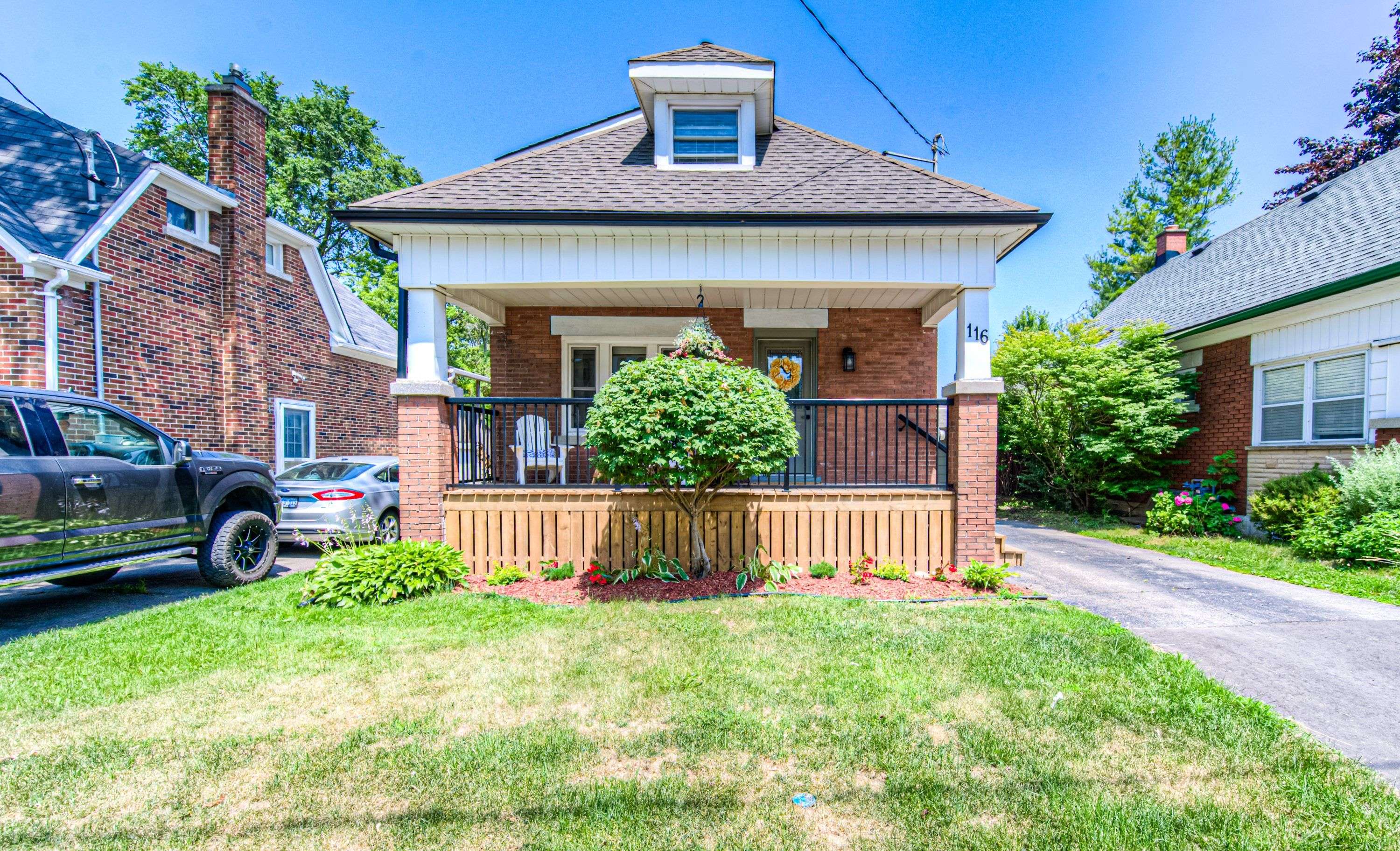Waterloo, ON N2J 1X9,116 Waterloo ST