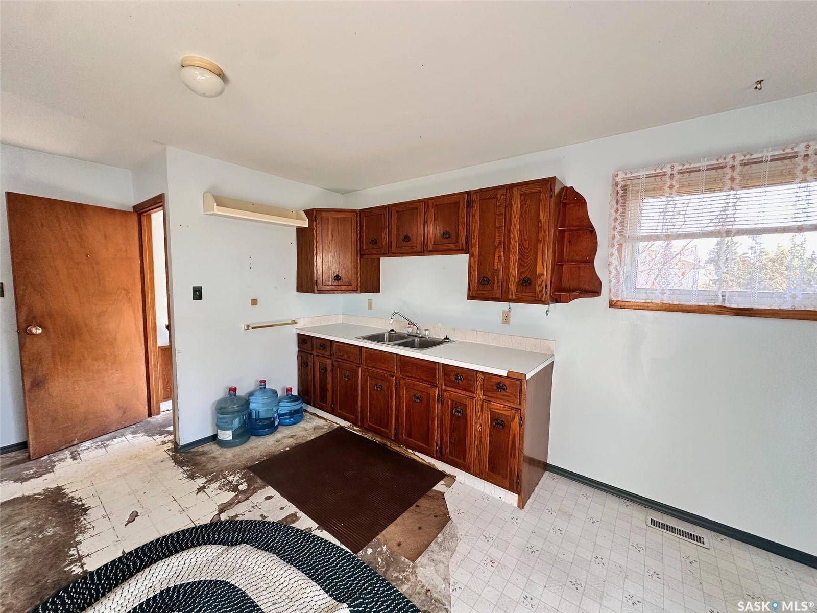 Leoville, SK S0J 1N0,441 4th STREET