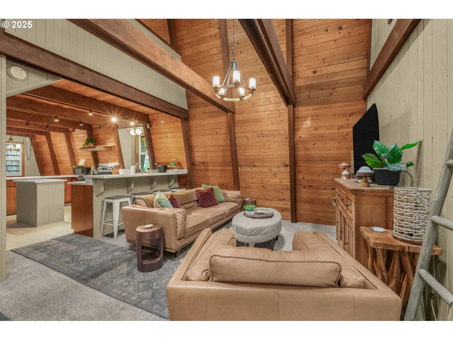 Rhododendron, OR 97049,21760 E TREE SWALLOW LN