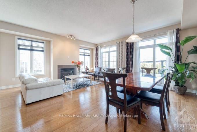 Kanata, ON K2M 0G1,401 Foxhall WAY