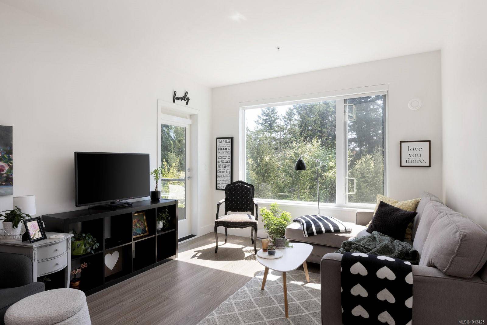 Langford, BC V9B 0W5,960 Reunion Ave #405