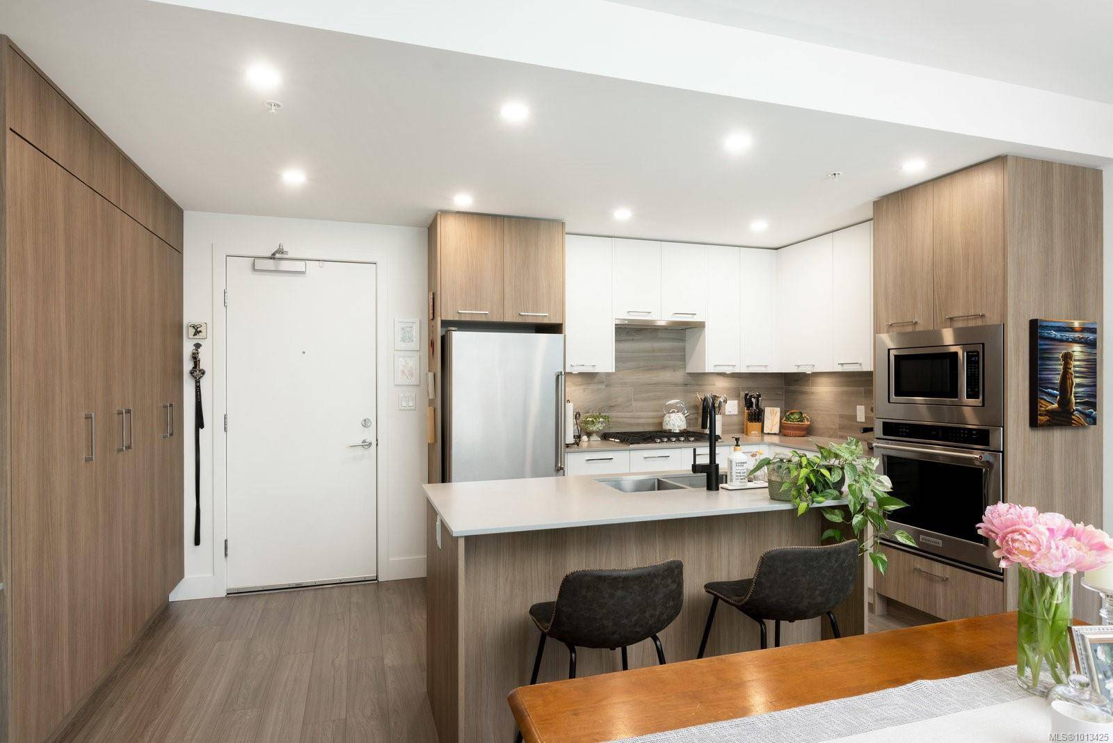 Langford, BC V9B 0W5,960 Reunion Ave #405