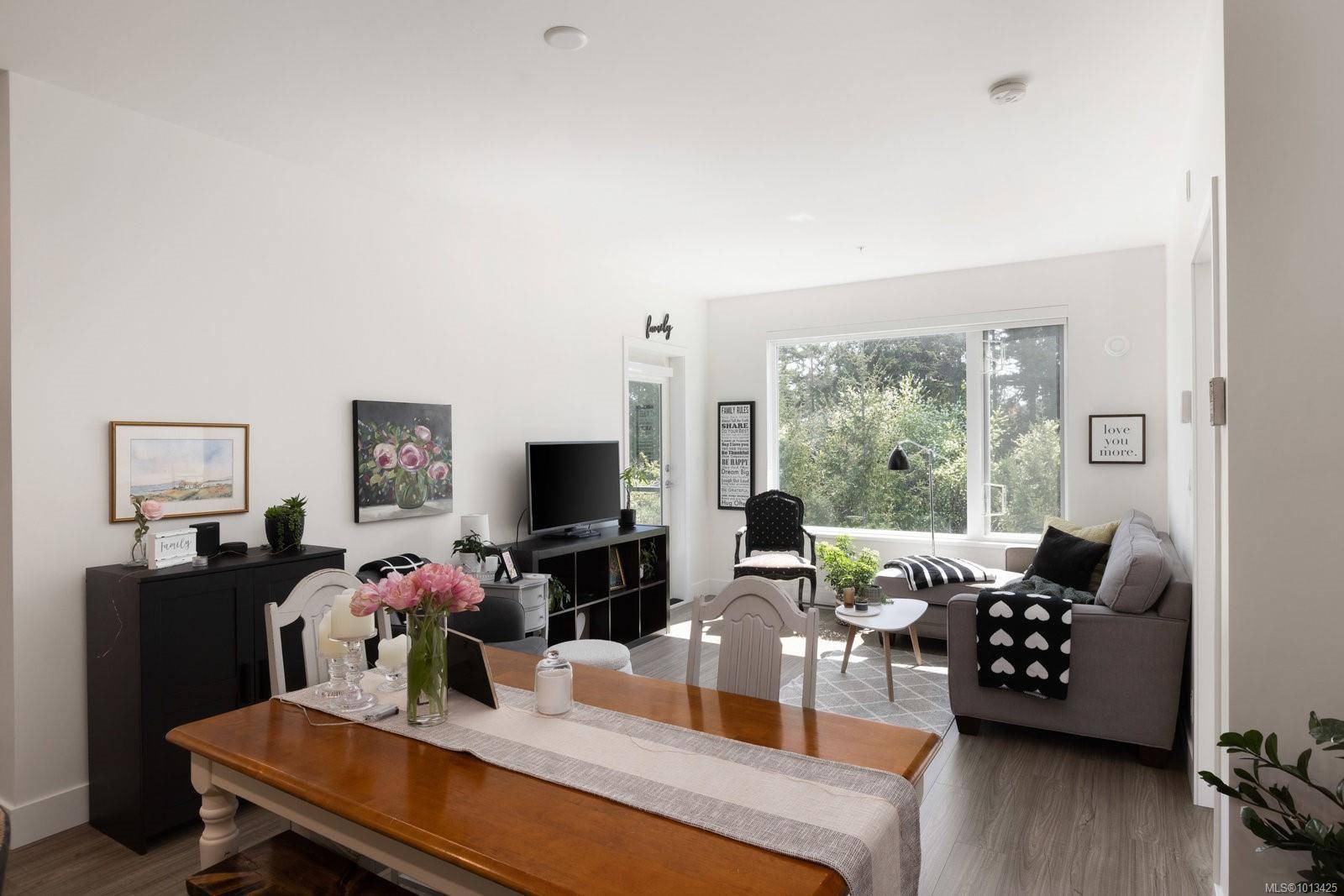 Langford, BC V9B 0W5,960 Reunion Ave #405