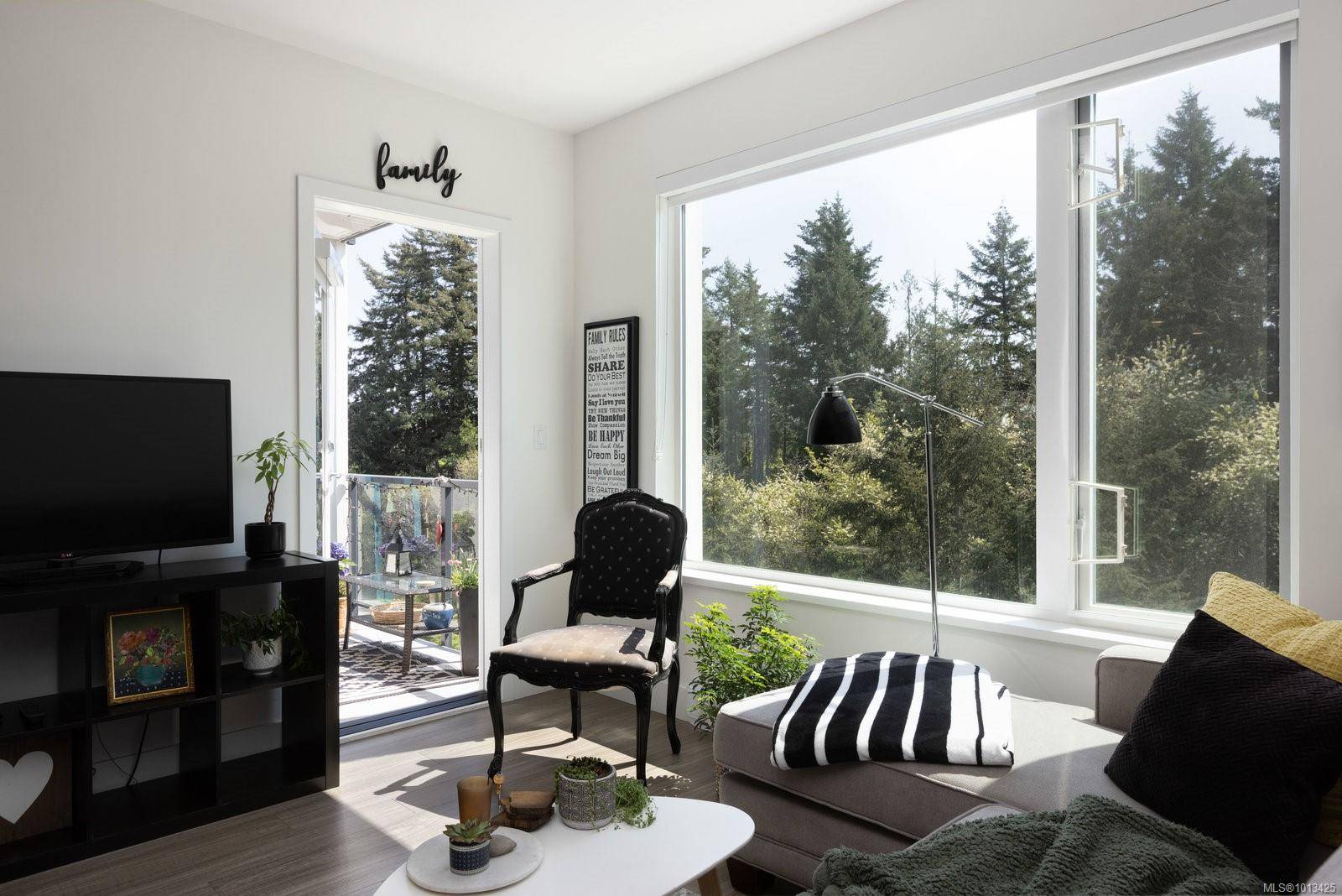 Langford, BC V9B 0W5,960 Reunion Ave #405