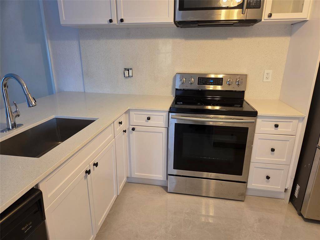 Pompano Beach, FL 33063,5380 Lakewood Cir #F