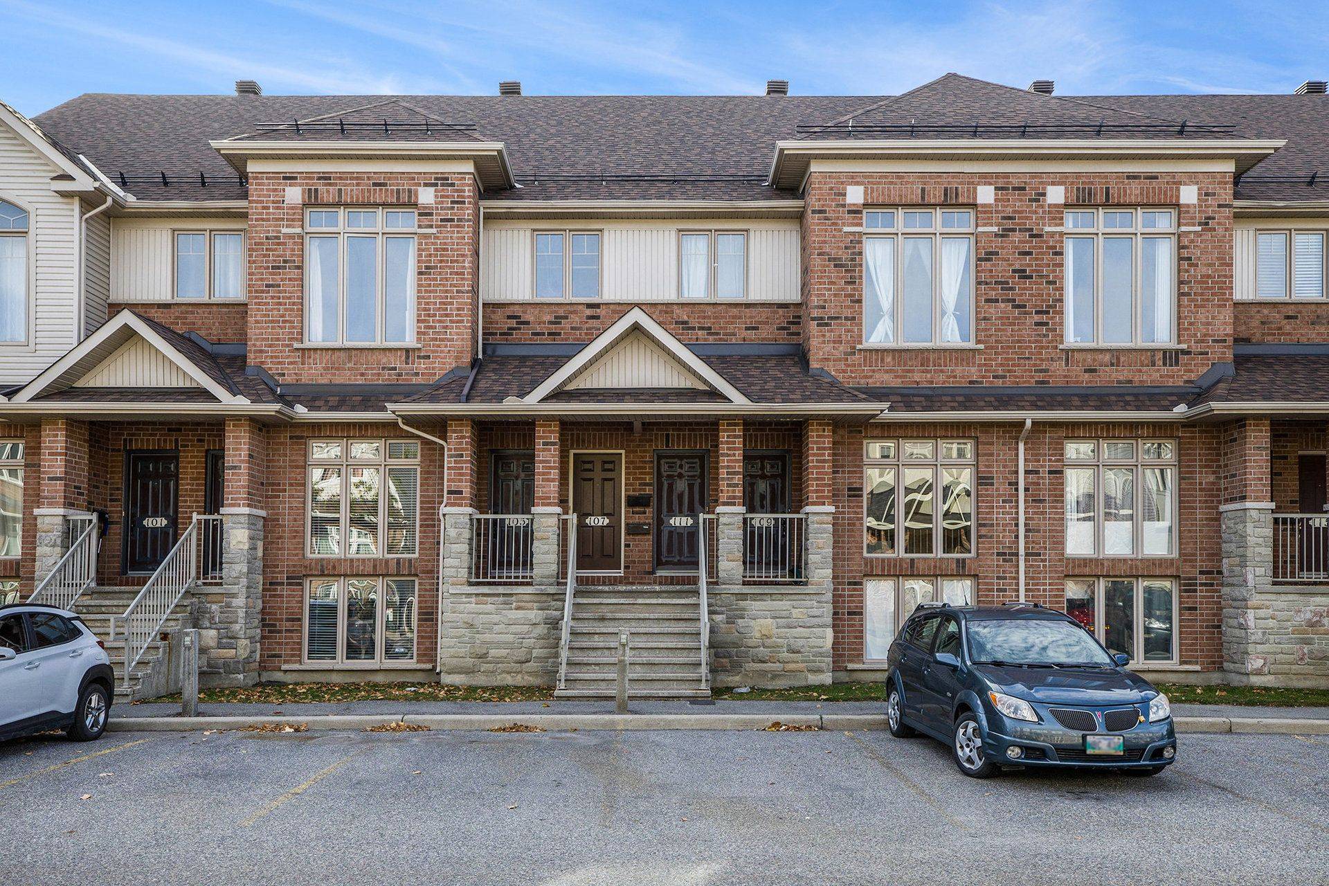 Hunt Club - South Keys And Area, ON K1V 2G7,1512 Walkley RD #107