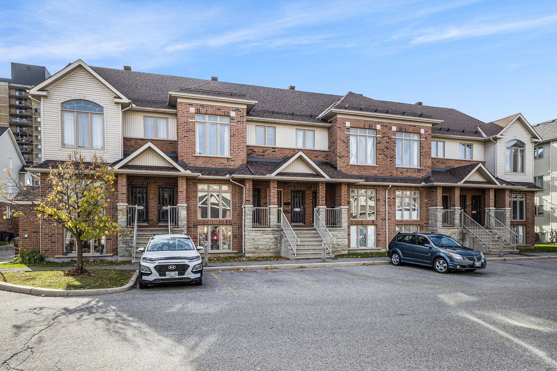 Hunt Club - South Keys And Area, ON K1V 2G7,1512 Walkley RD #107