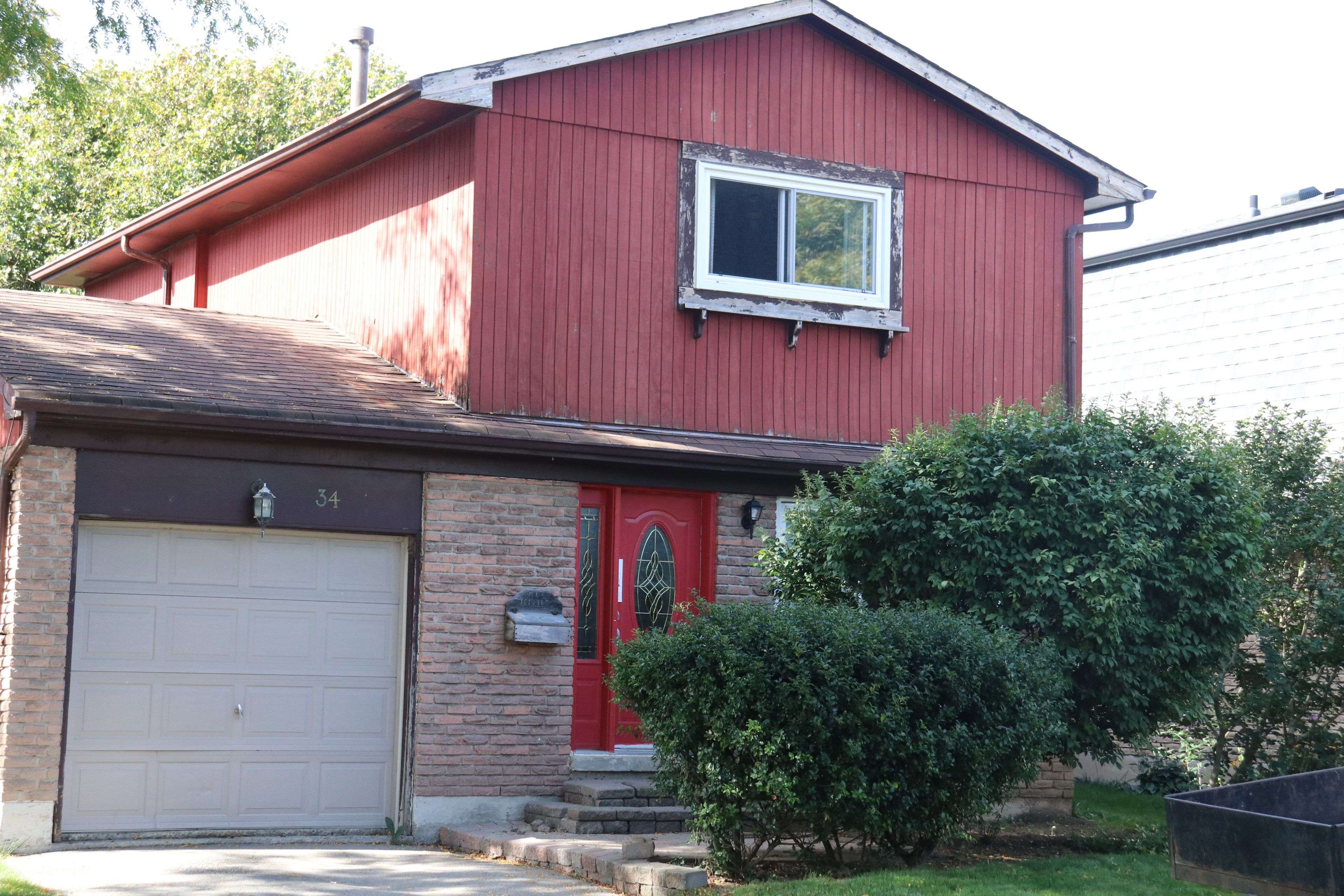 Whitby, ON L1N 6E3,34 Ivanic CT