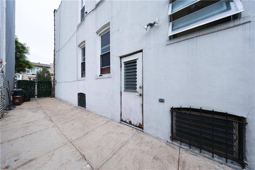 Brooklyn, NY 11209,518 81st ST