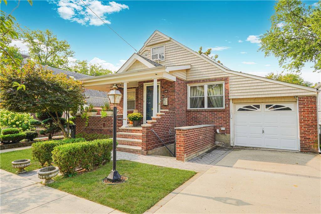 Staten  Island, NY 10306,240 Otis AVE