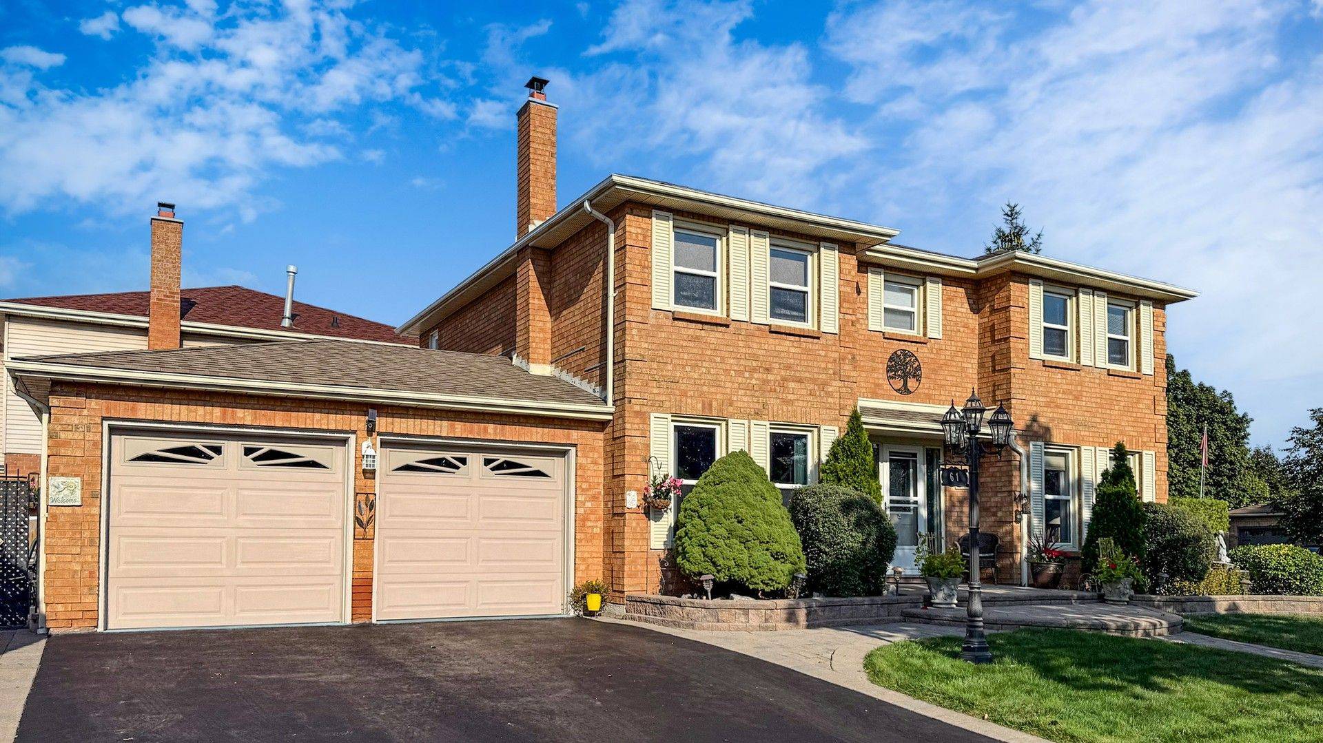 Whitby, ON L1R 1L1,61 Jason DR