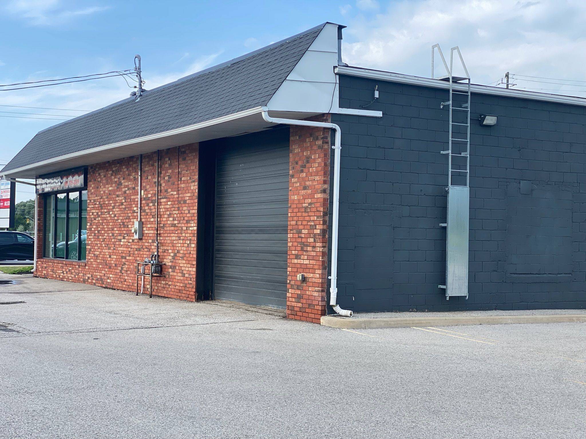 Bradford West Gwillimbury, ON L3Z 1H7,198 Holland ST E