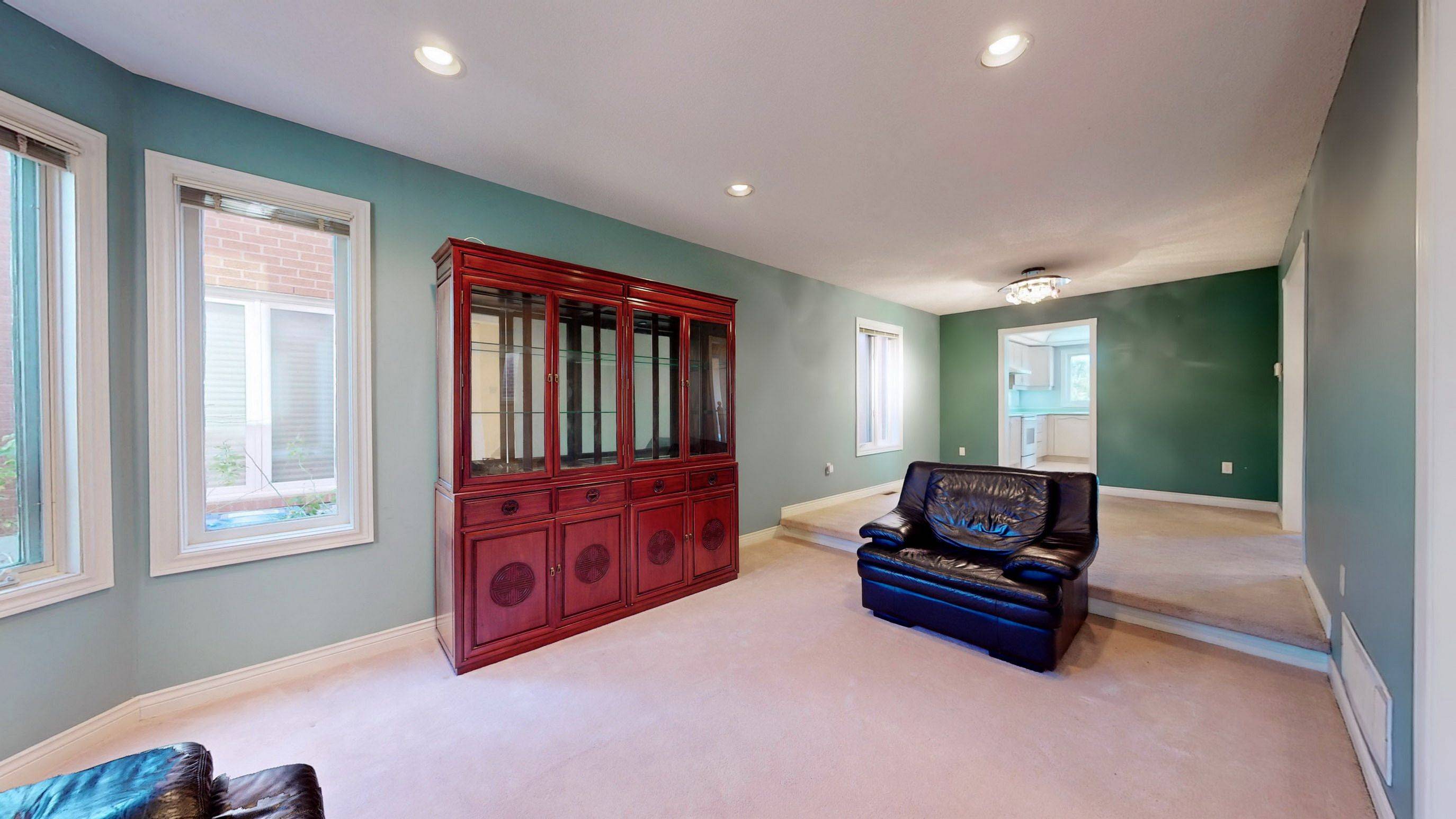 Mississauga, ON L5V 1V3,1337 Daniel Creek RD