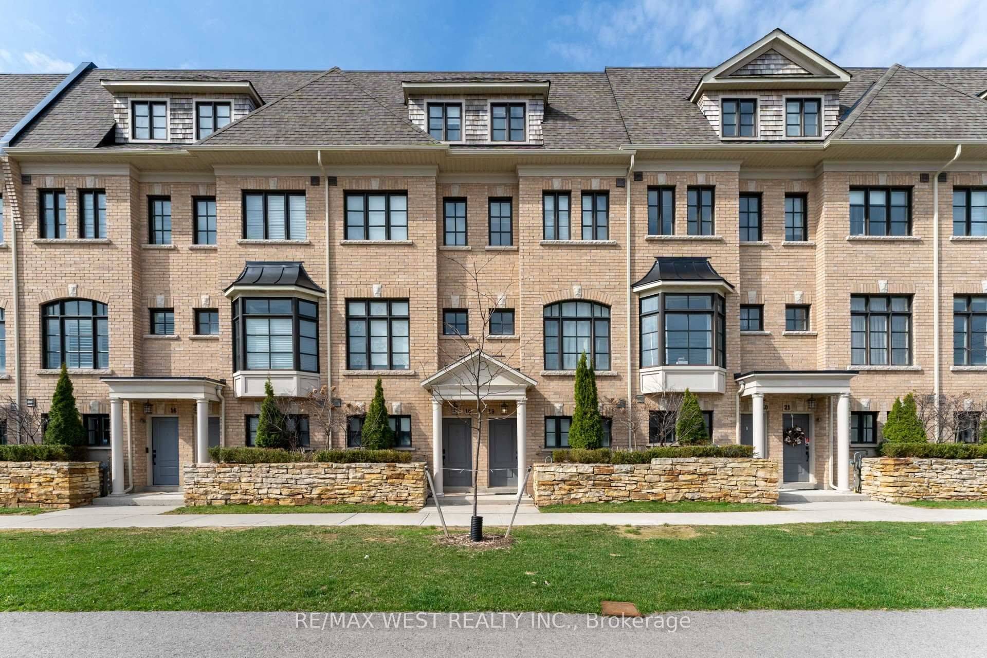 Oakville, ON L6H 7H2,2172 Trafalgar RD #19