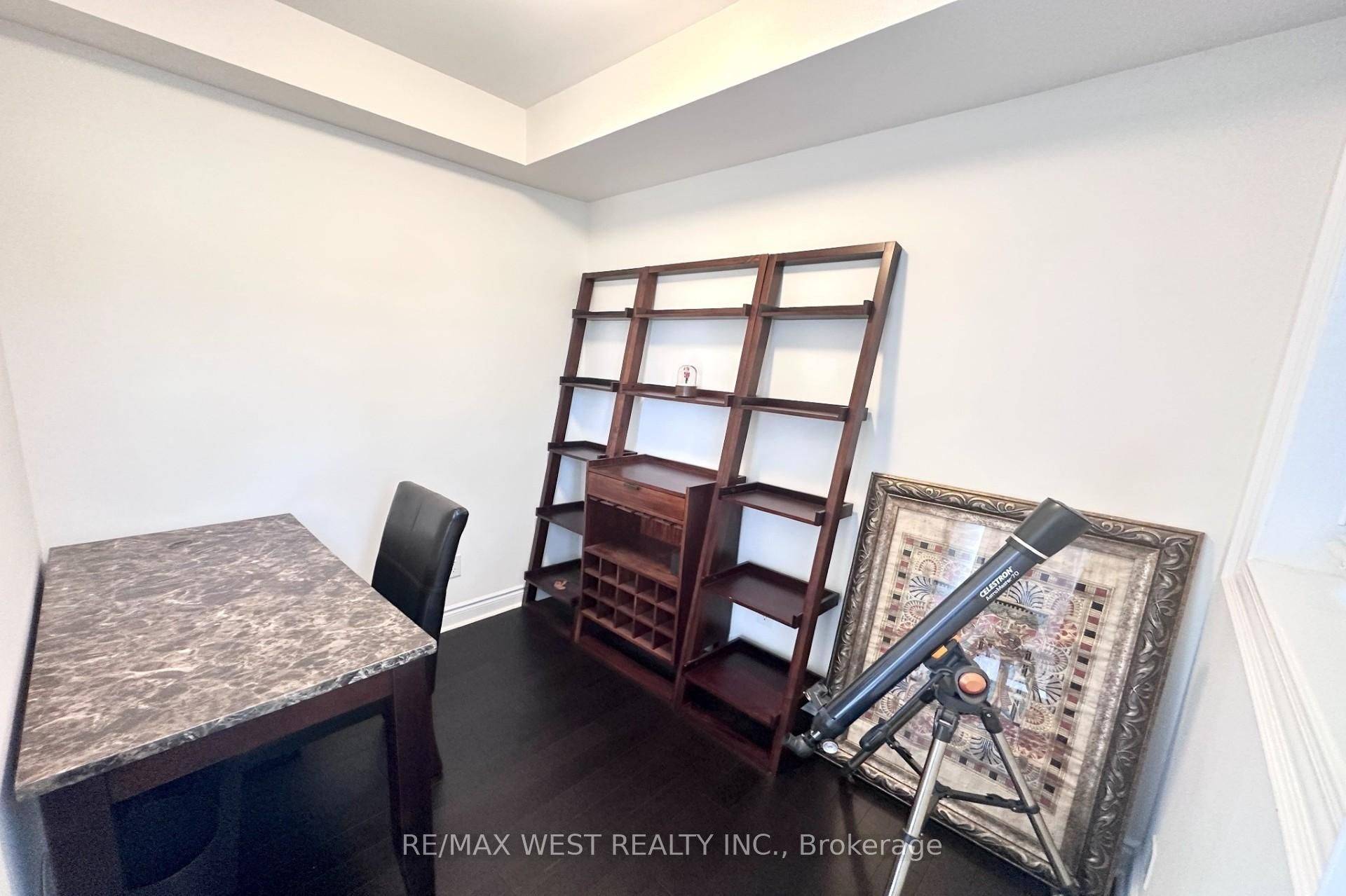 Oakville, ON L6H 7H2,2172 Trafalgar RD #19