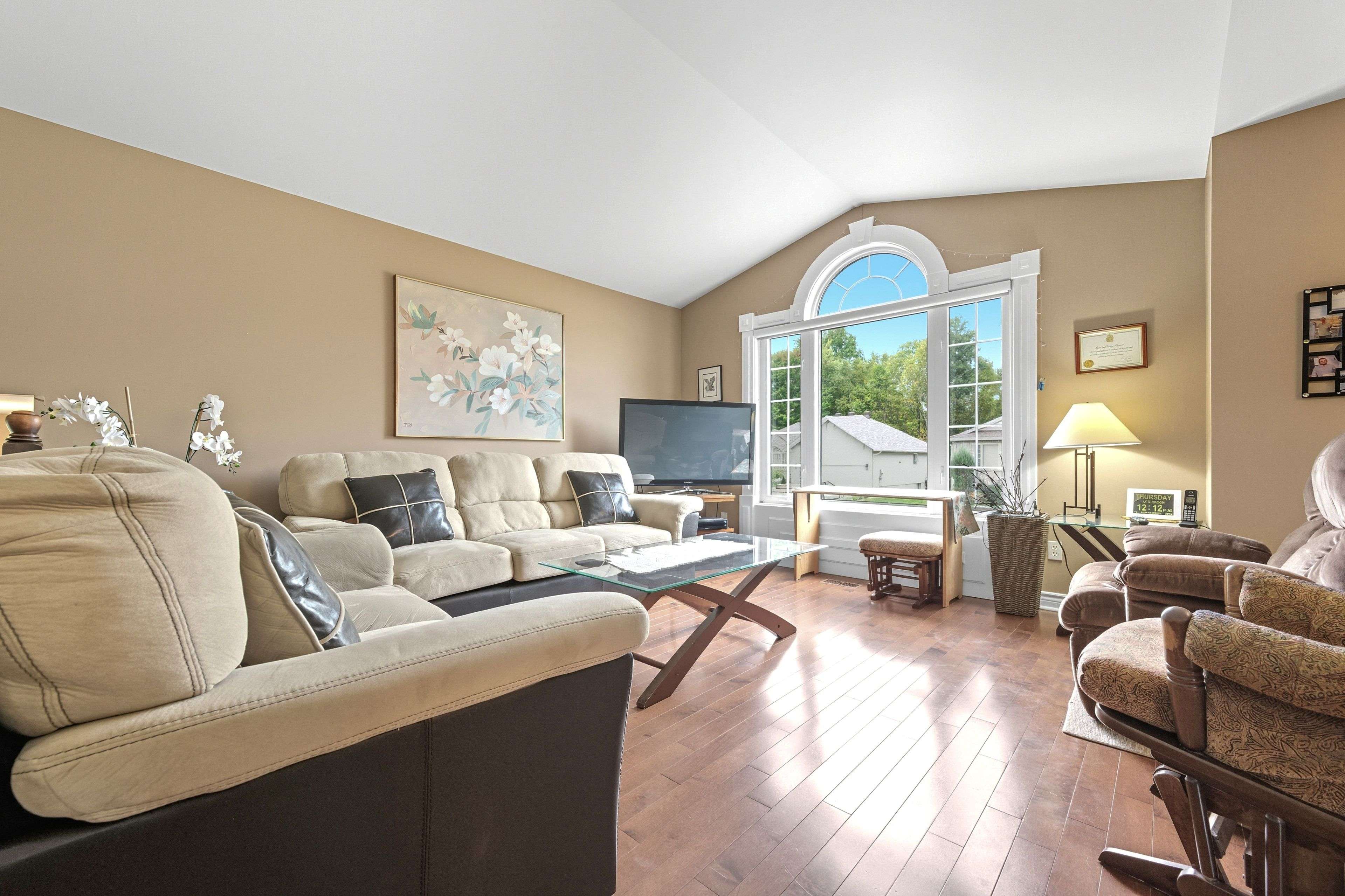 Deep River, ON K0J 1P0,8 Cockcroft CRES