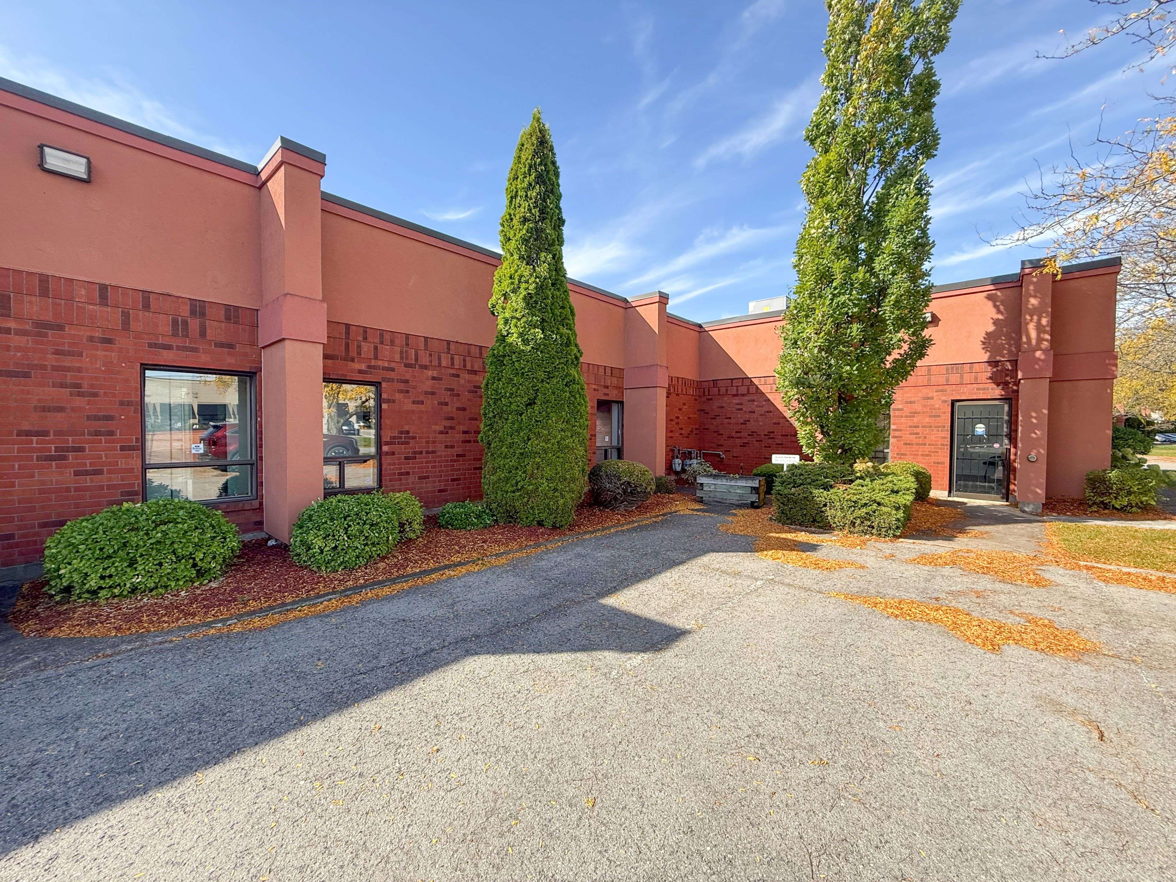 St. Catharines, ON L2W 1A3,45 Hannover DR #2 & 3