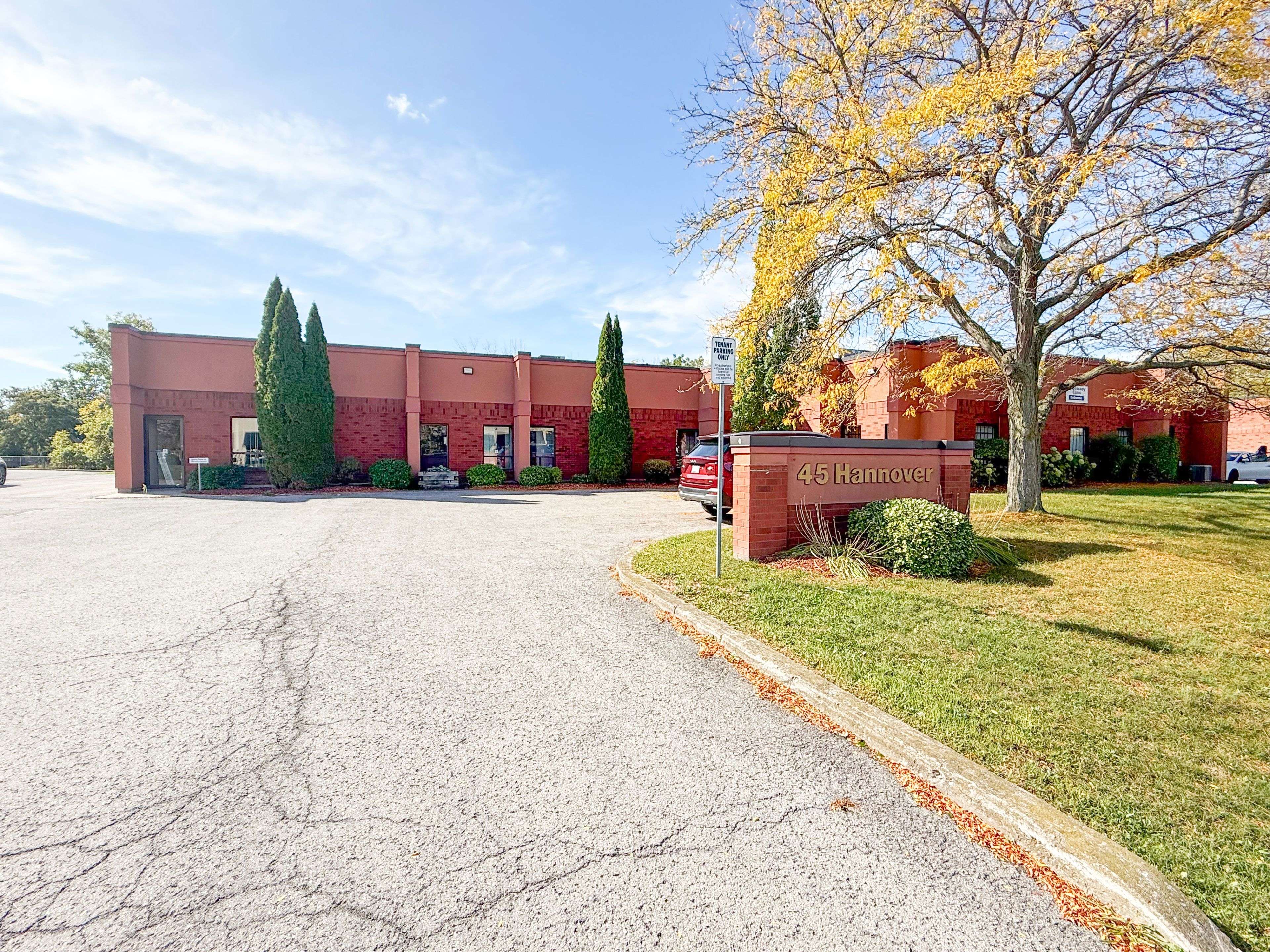 St. Catharines, ON L2W 1A3,45 Hannover DR #2