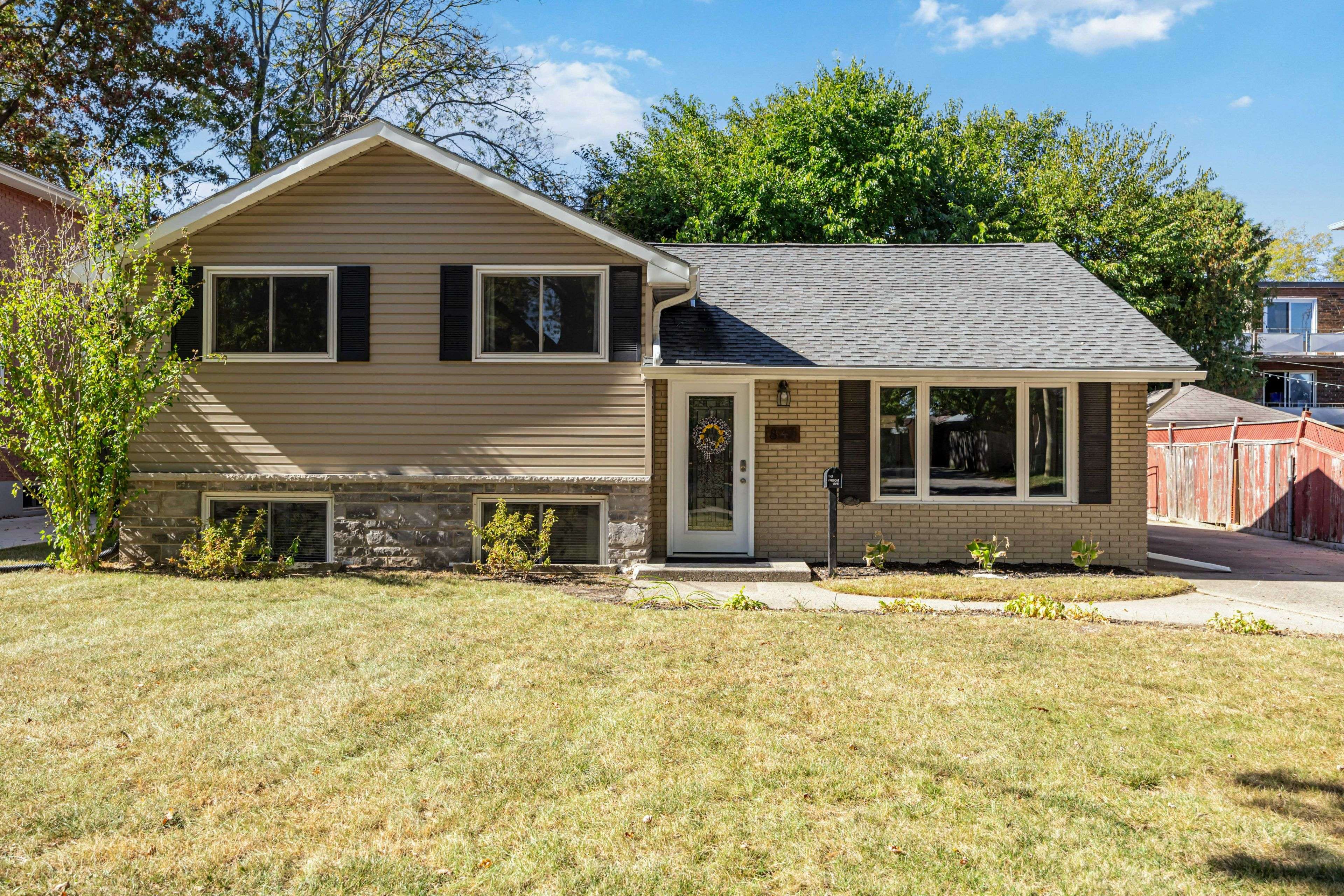 Sarnia, ON N7S 2W9,841 Vroom AVE