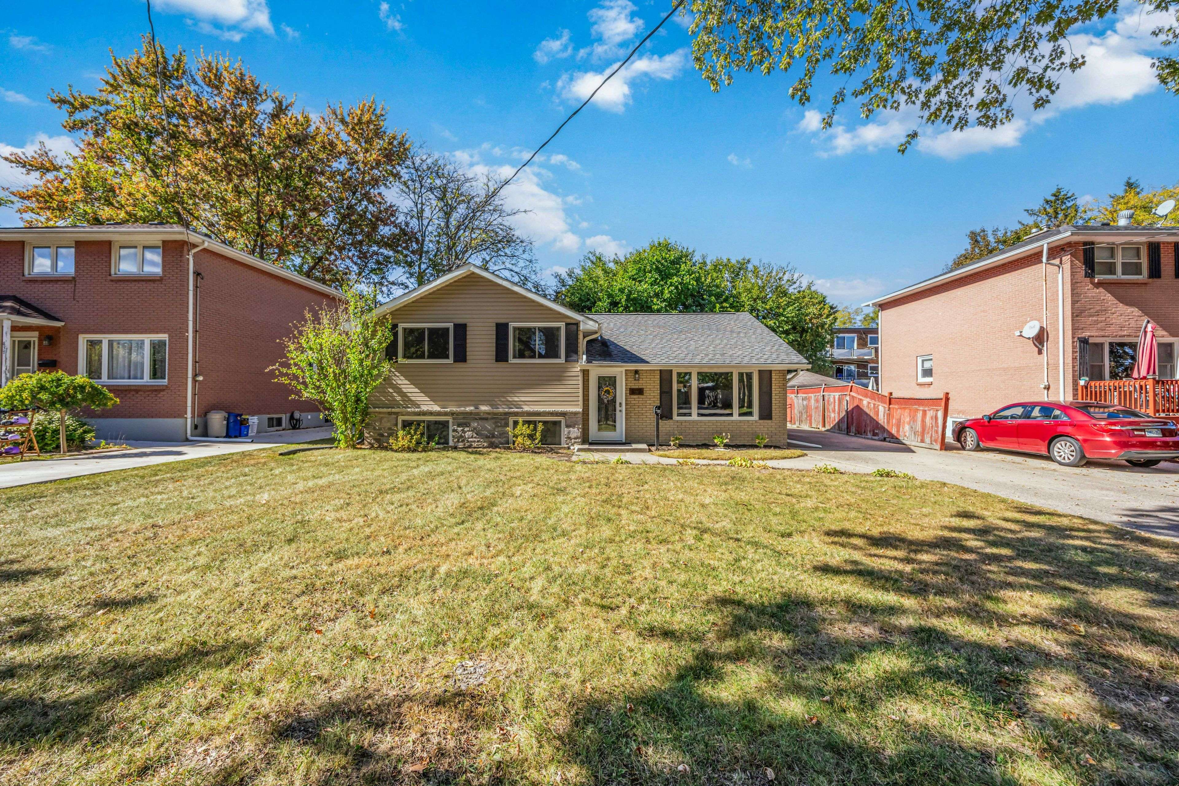 Sarnia, ON N7S 2W9,841 Vroom AVE