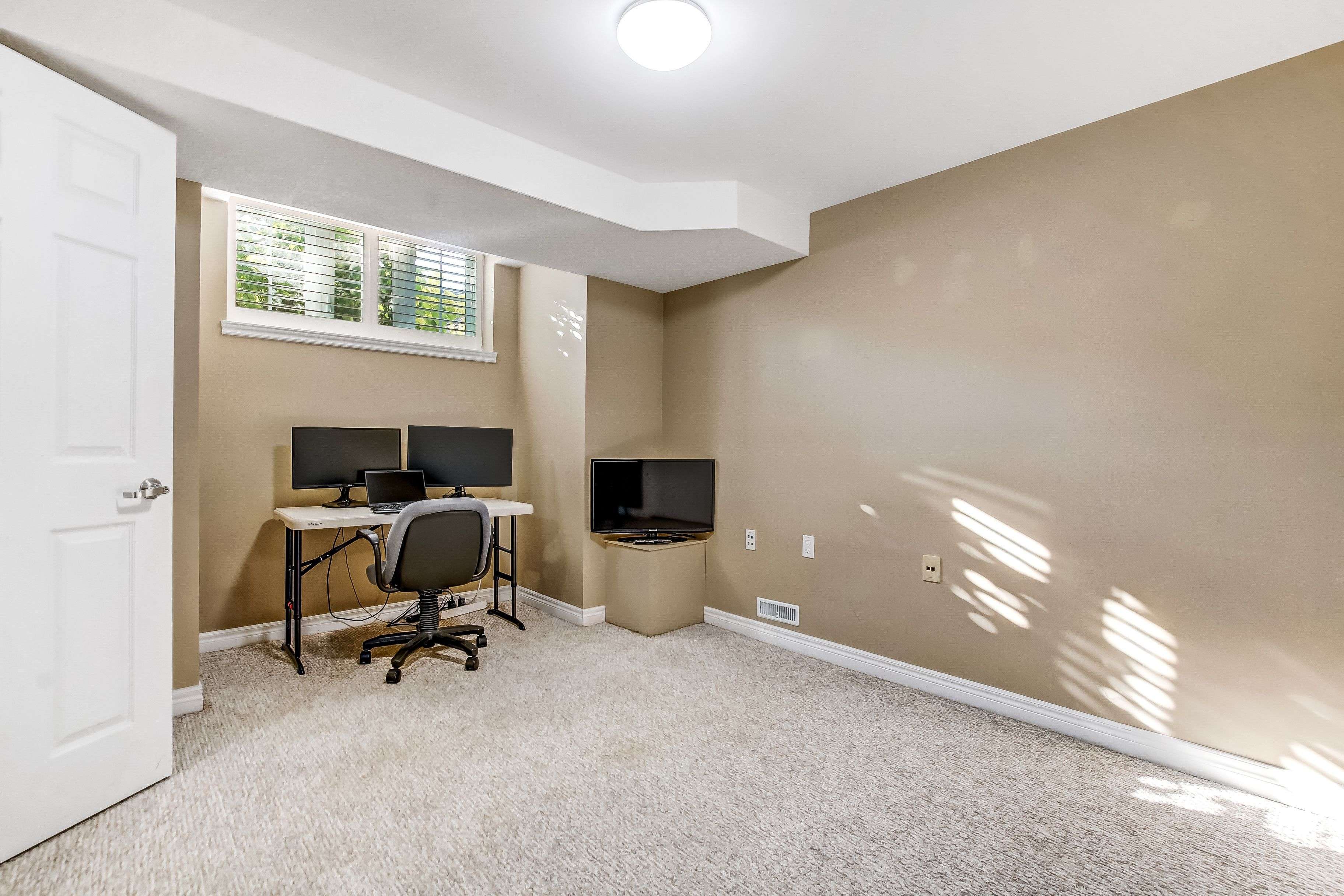 London North, ON N6G 5H7,1574 RICHMOND ST #23