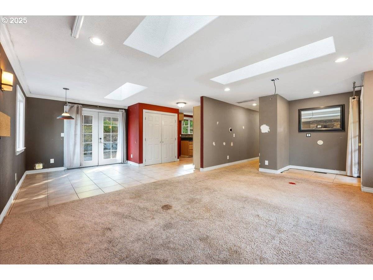 Portland, OR 97219,9320 SW BOONES FERRY RD